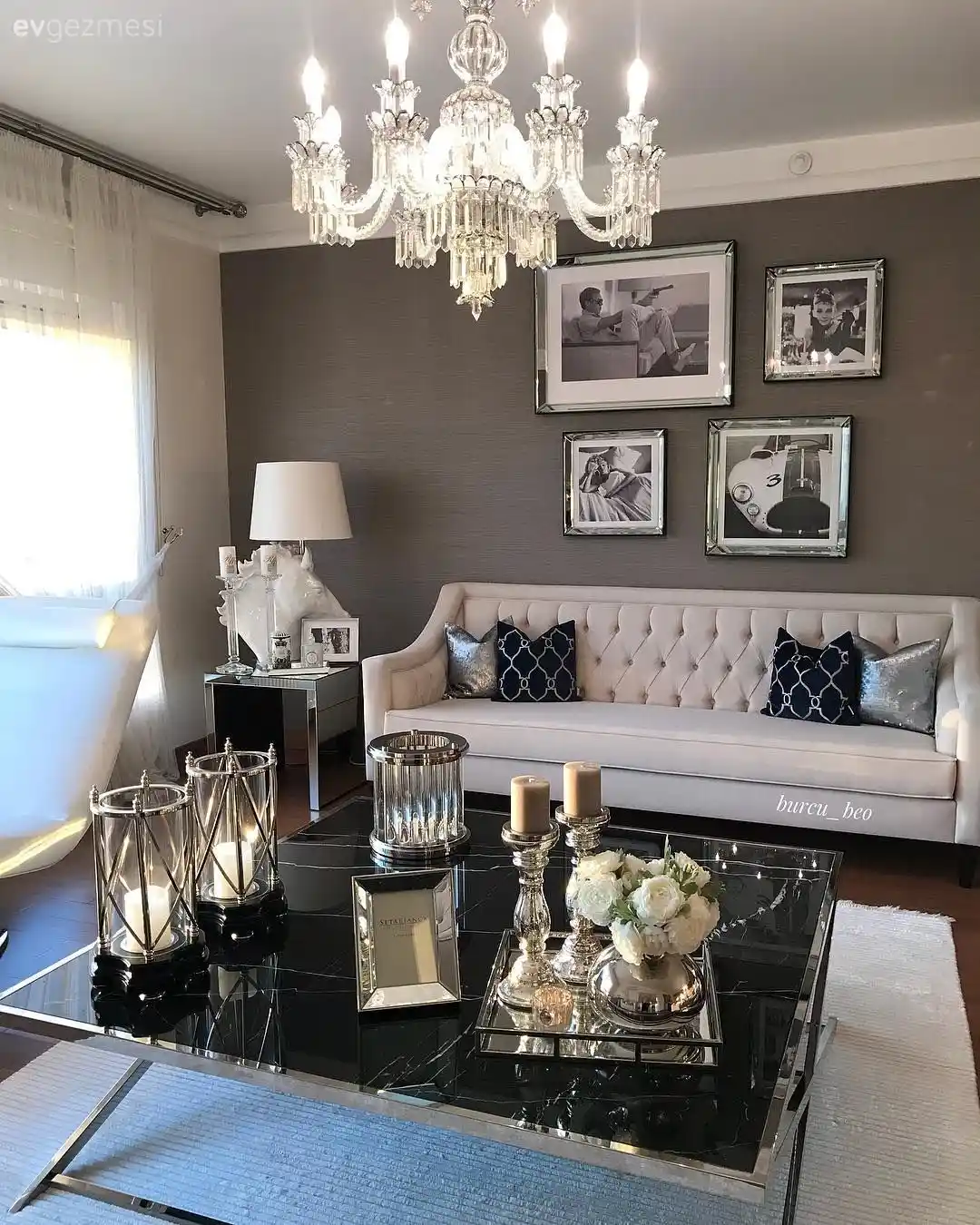 İki Abajur Kullanımıyla Ev Dekorasyonunu Zenginleştirme Rehberi