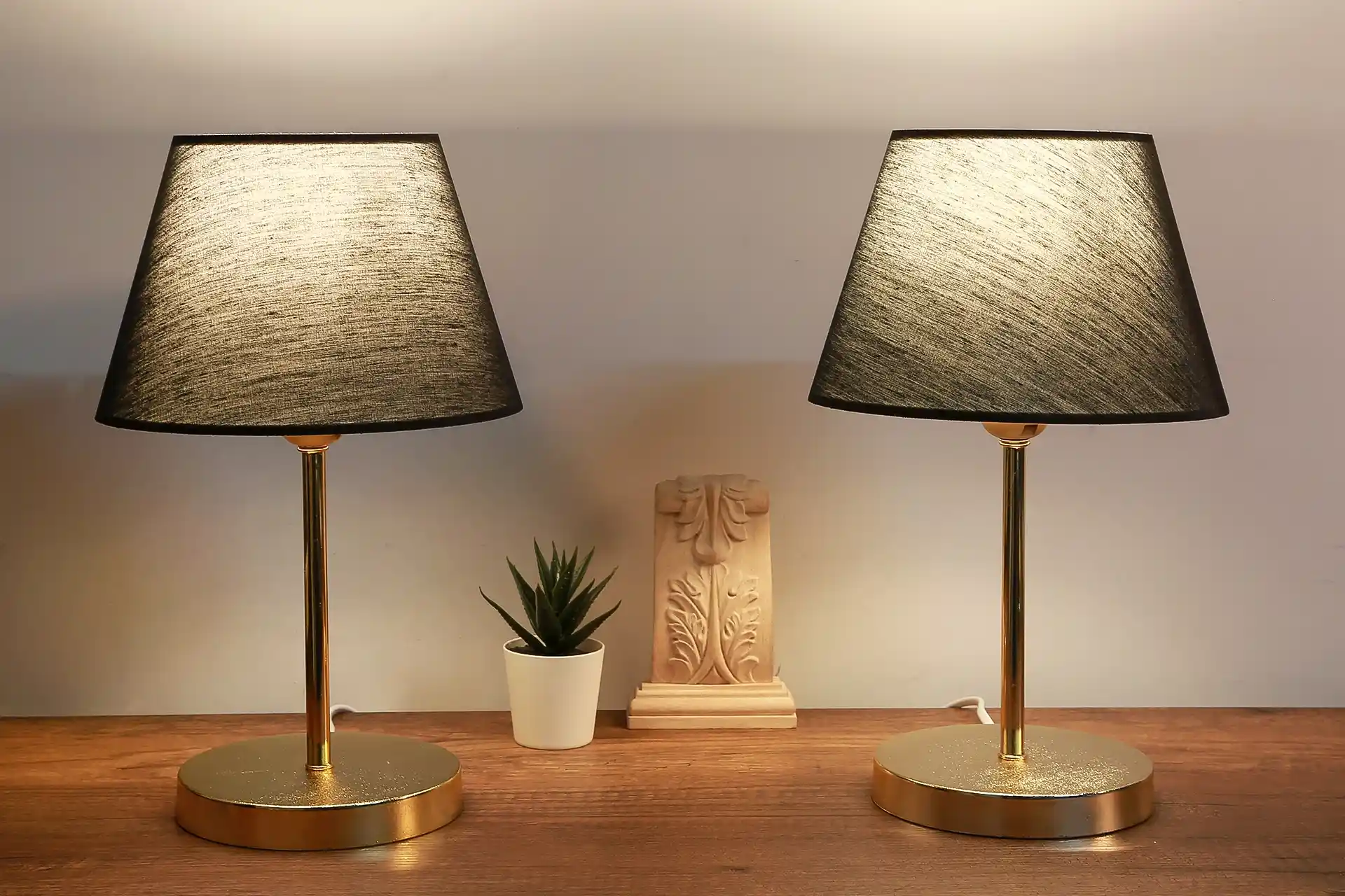 İkili Abajur Setleri ile Ev Dekorasyonunda Şıklık ve İşlevsellik