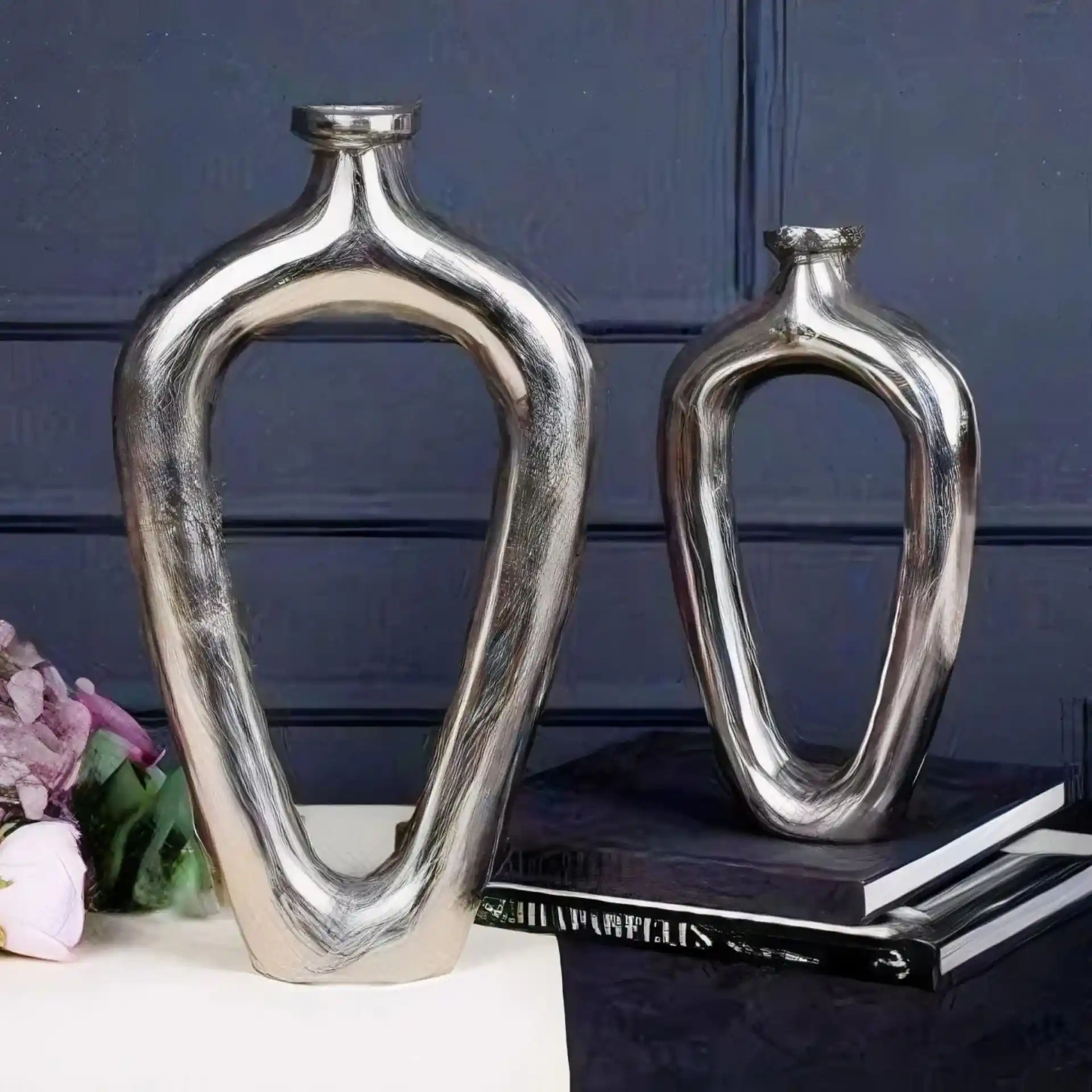 İkili Vazoların Estetik ve Fonksiyonel Kullanımıyla Mekanlara Şıklık Katma Rehberi