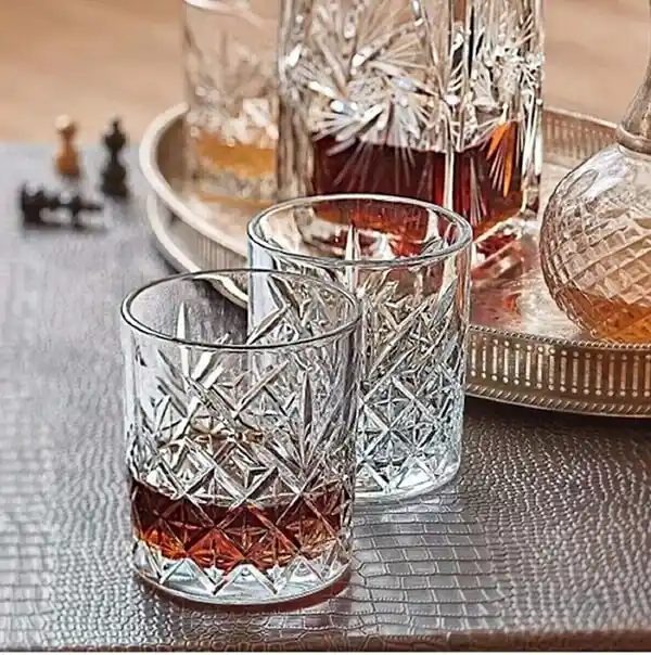 İnce Uzun Bardak Modelleri ve Dekoratif Kullanım İpuçları