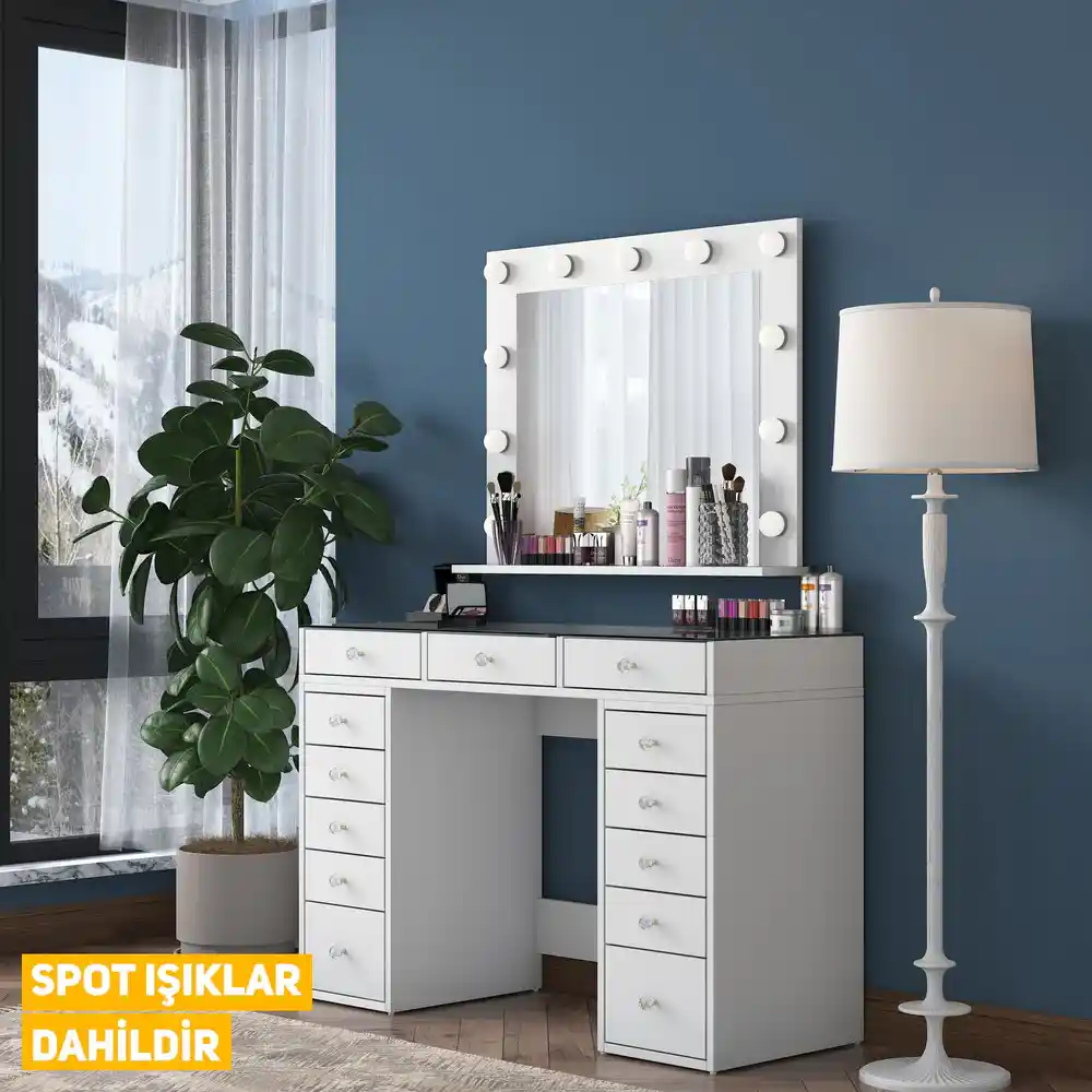 Işıklı Hollywood Tasarımlı Makyaj Masaları: Estetik ve Fonksiyonellik Bir Arada
