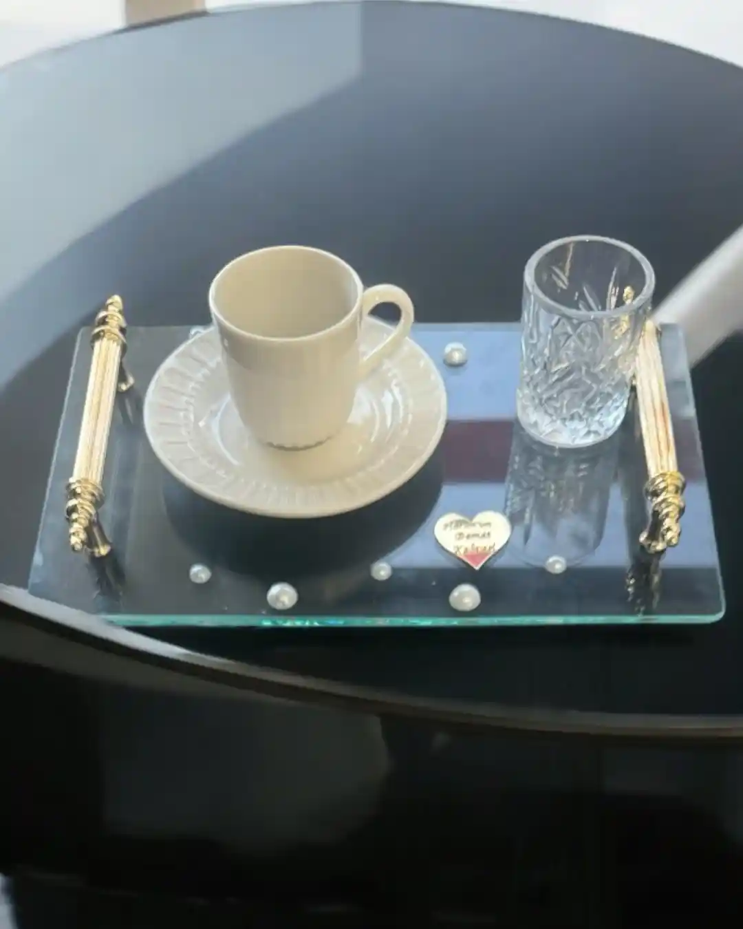 İşlevsel ve Dekoratif Kahve Tepsileri: Pratik Kullanım ve Estetik Tasarımlar