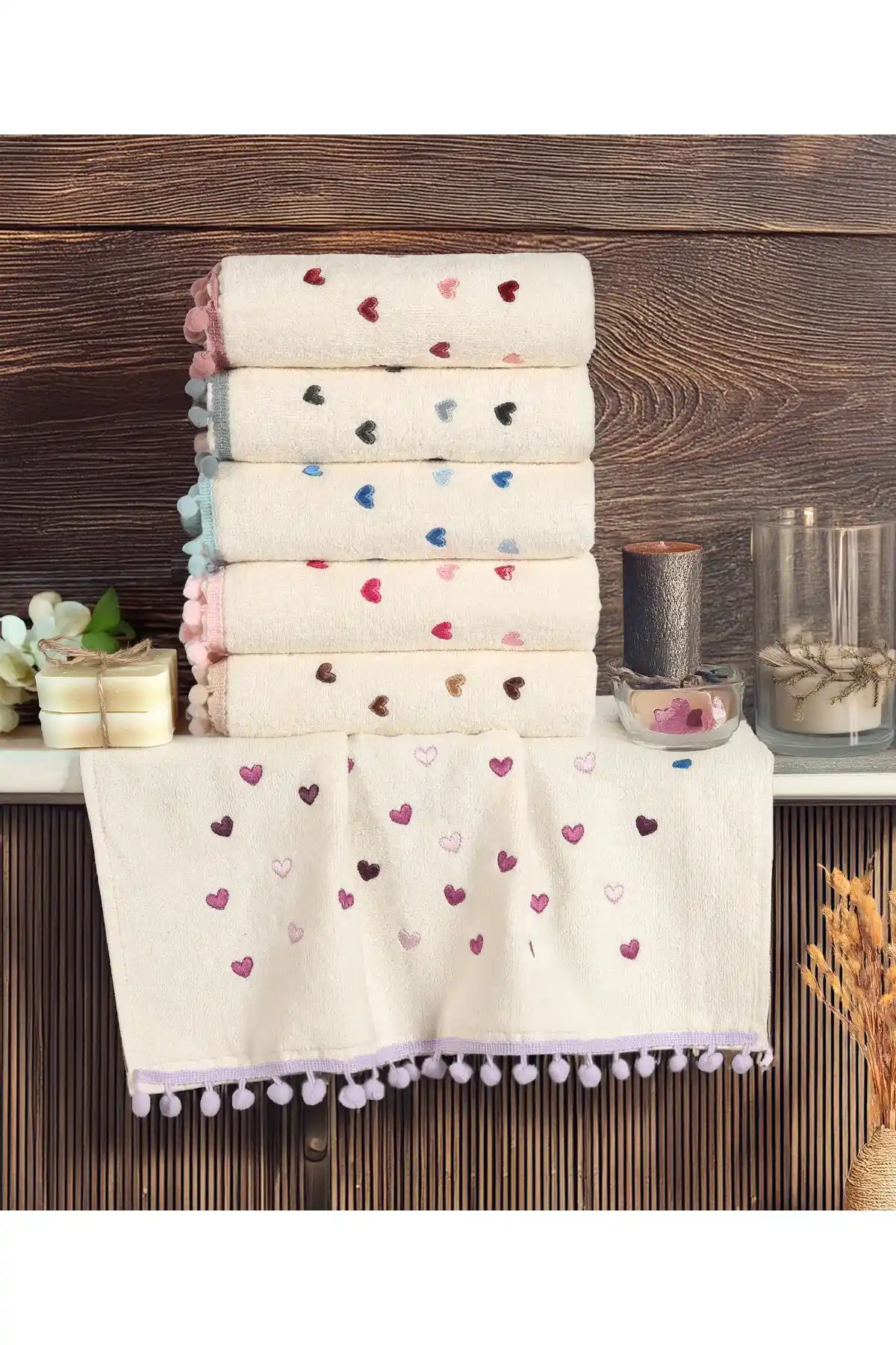 Kadife Banyo Havluları: Şıklık ve Konforun Mükemmel Buluşması