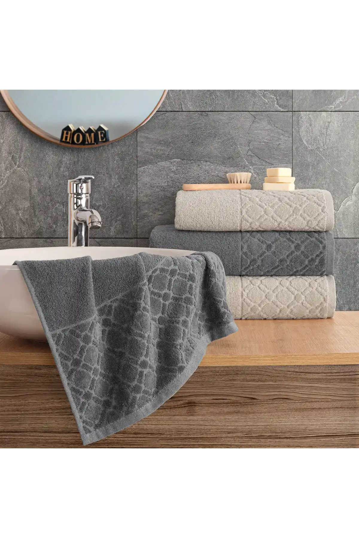 Kadife Yüz Havluları: Lüks ve Şıklık Katmanın Modern Banyo Dekorasyonundaki Rolü