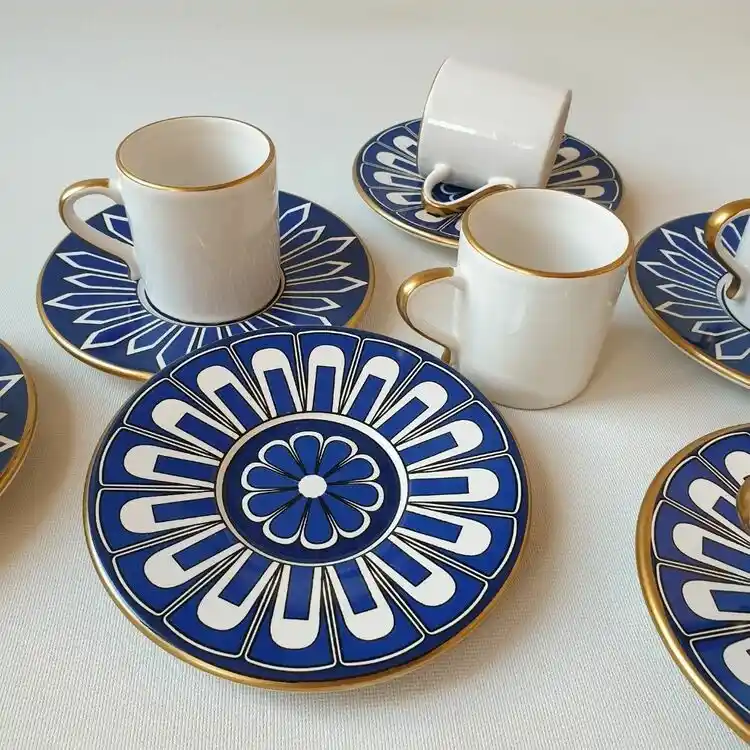 Kahve Fincanlarıyla Dekorasyon ve İşlevsellik: Çok Yönlü Kullanım İpuçları