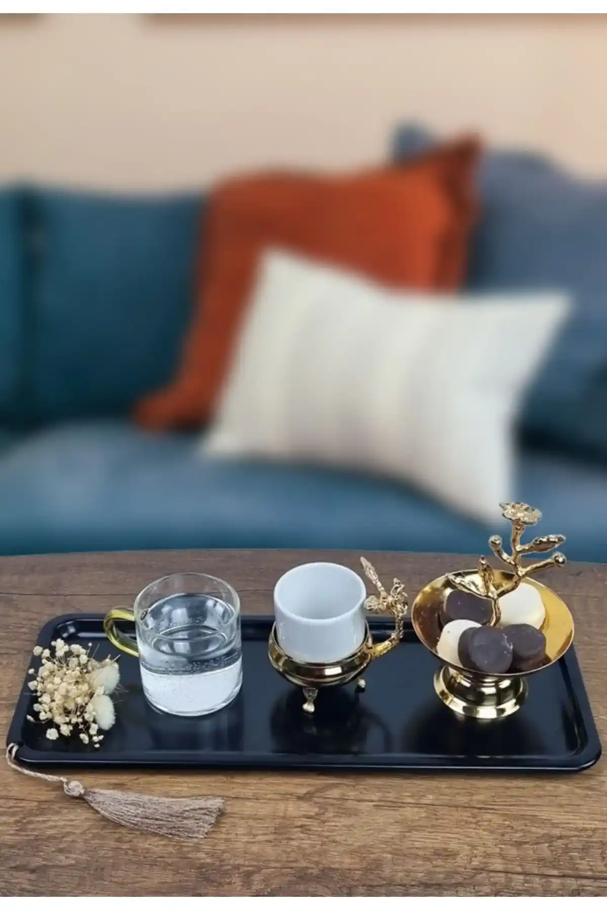 Kahve Servis Tepsilerinde Dekorasyon ve İşlevsellik: Malzeme ve Tasarım Seçenekleri