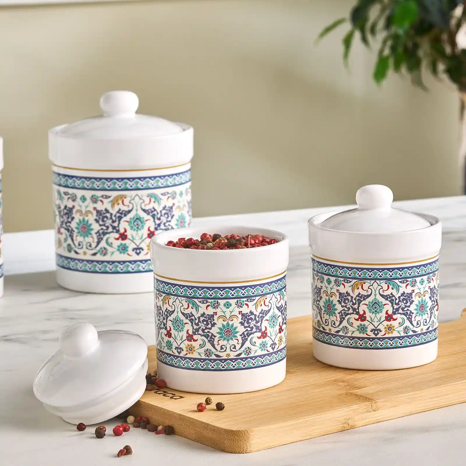 Karaca'nın Ev Dekorasyonunda Yeni Trendleri: Baharat Takımları ve Masa Dekorasyonu