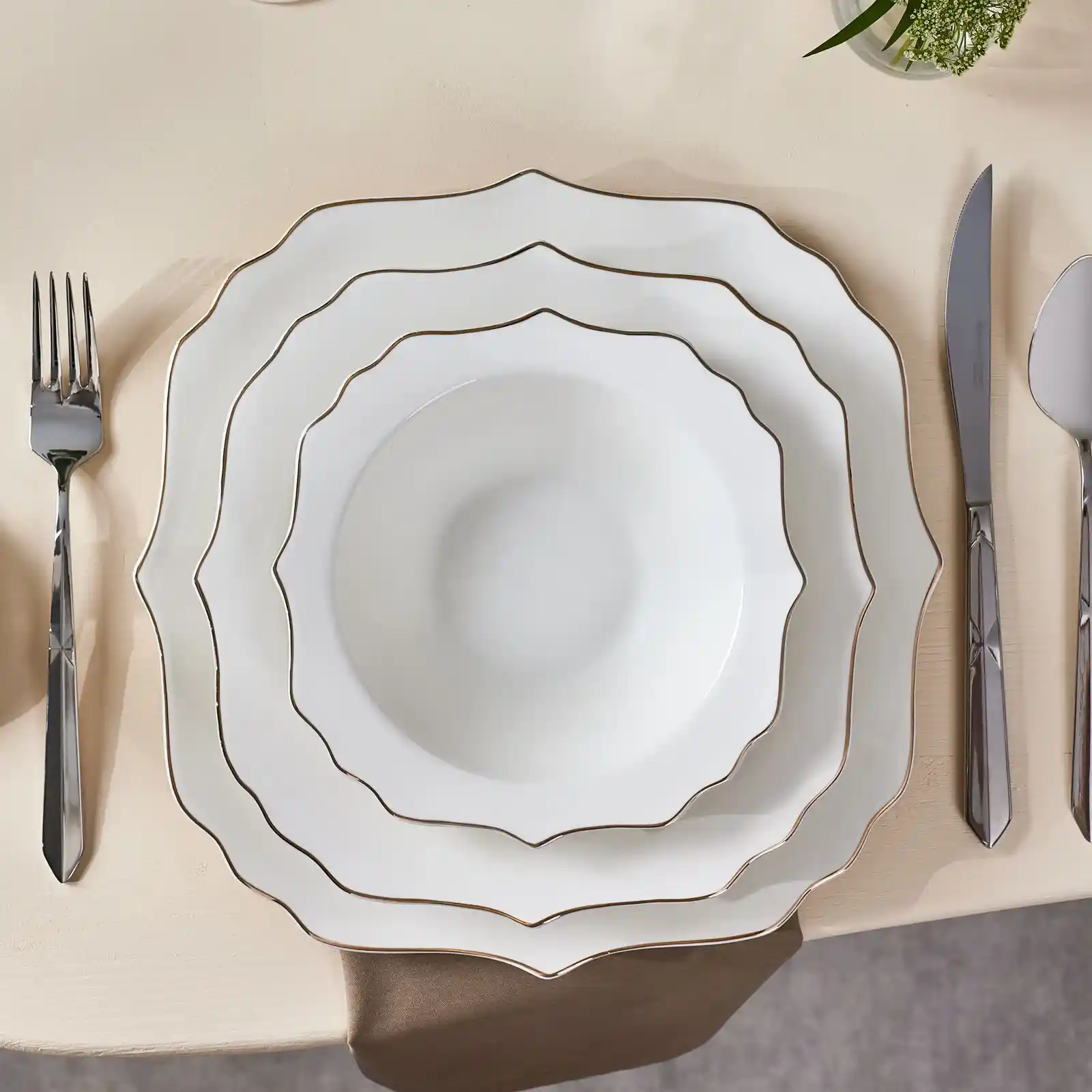 Karaca Porselen 24 Parça Yemek Takımı: Şık ve Dayanıklı 6 Kişilik Set Özellikleri ve Kullanım İpuçları