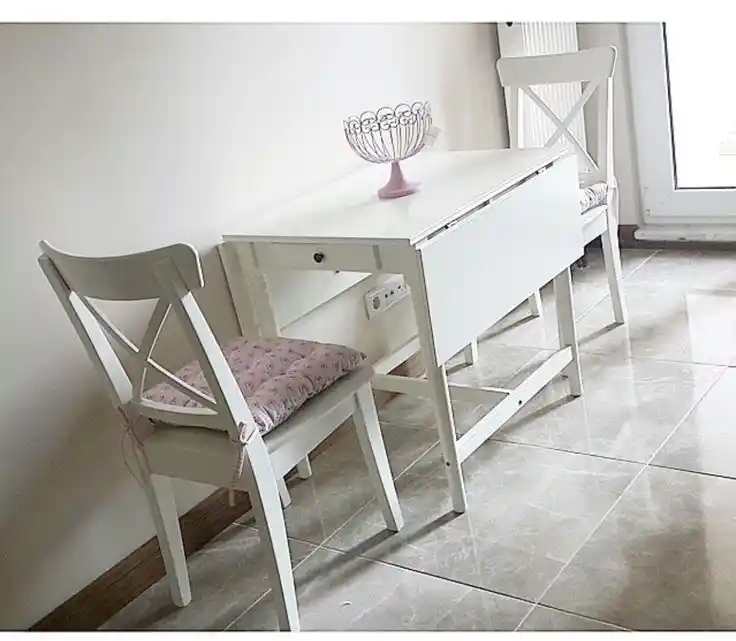 Katlanır Masalar: Fonksiyonellik ve Estetiğin Buluştuğu Modern Çözümler