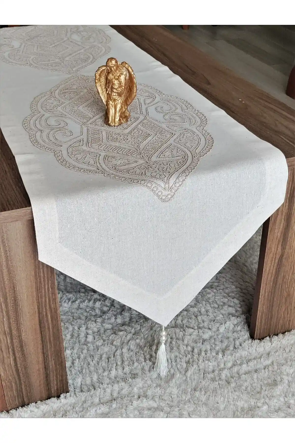 Keten Masa Örtüleri: Dayanıklı ve Estetik Tasarımlarla Dekorasyonunuza Şıklık Katın