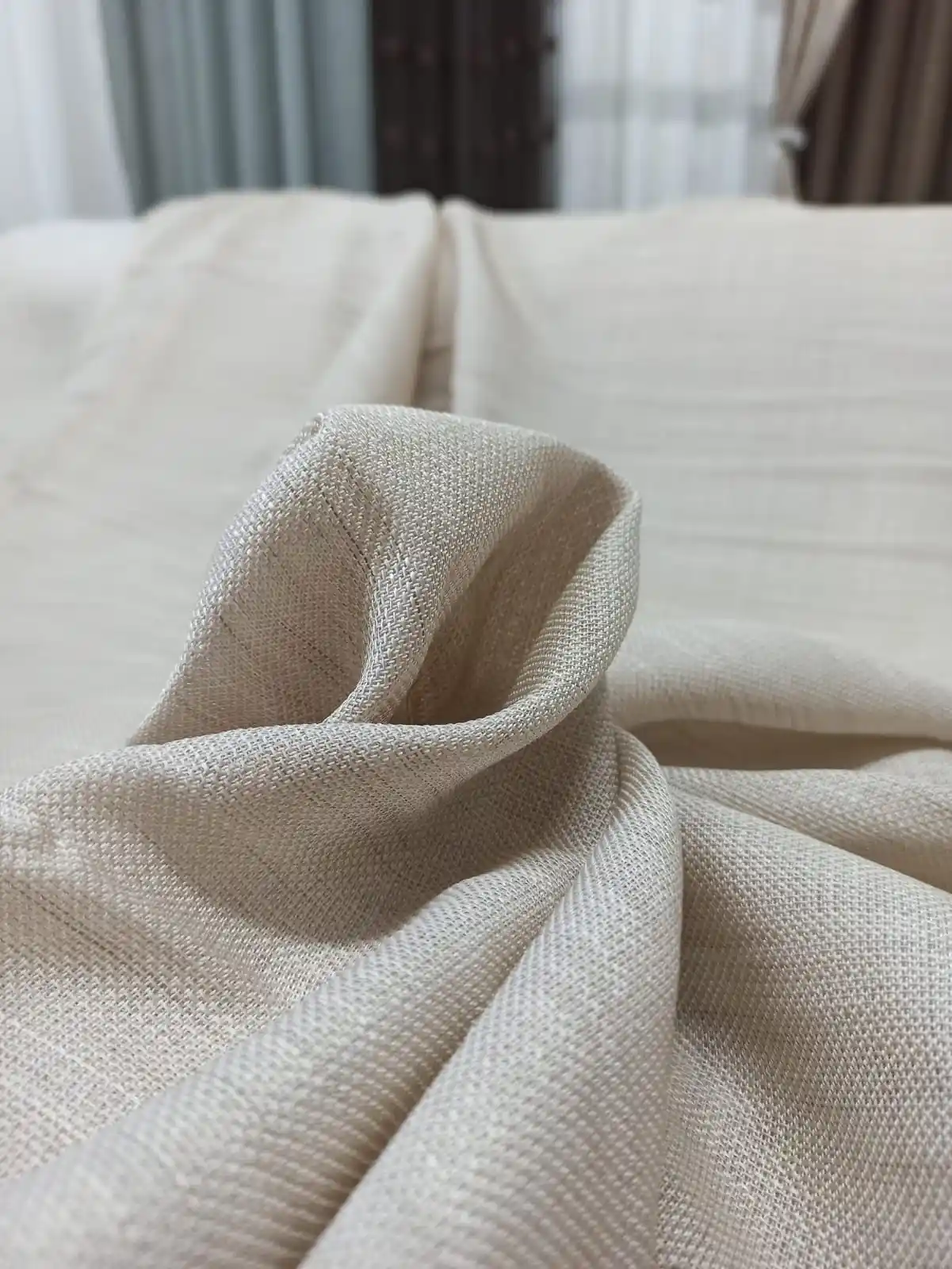 Keten Tül Perde Kumaşının Özellikleri ve Modern İç Mekanlarda Kullanım İpuçları