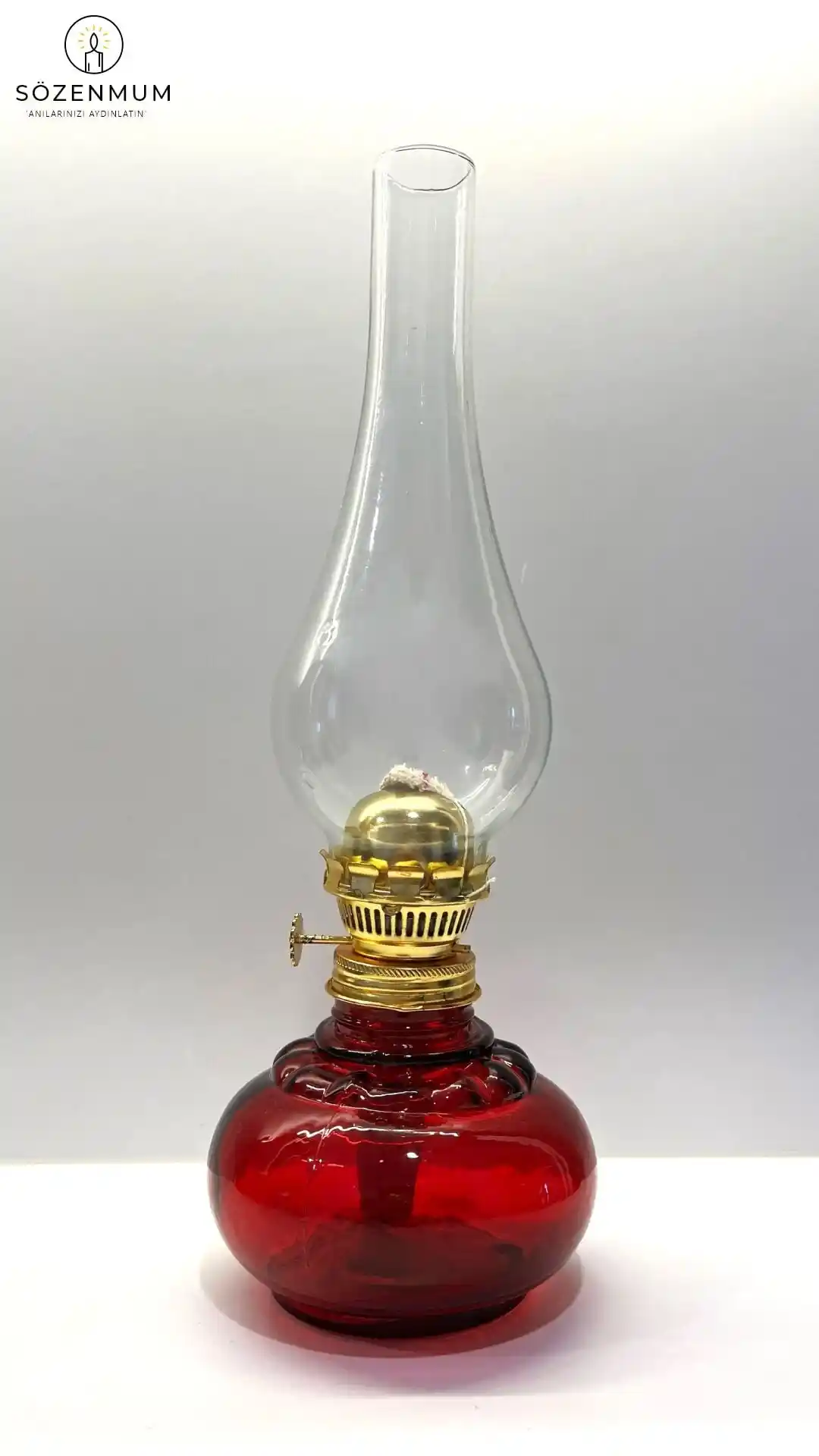 Kırmızı Klasik Gaz Lambaları ile Ev Dekorasyonunda Zamansız Şıklık ve Sıcaklık