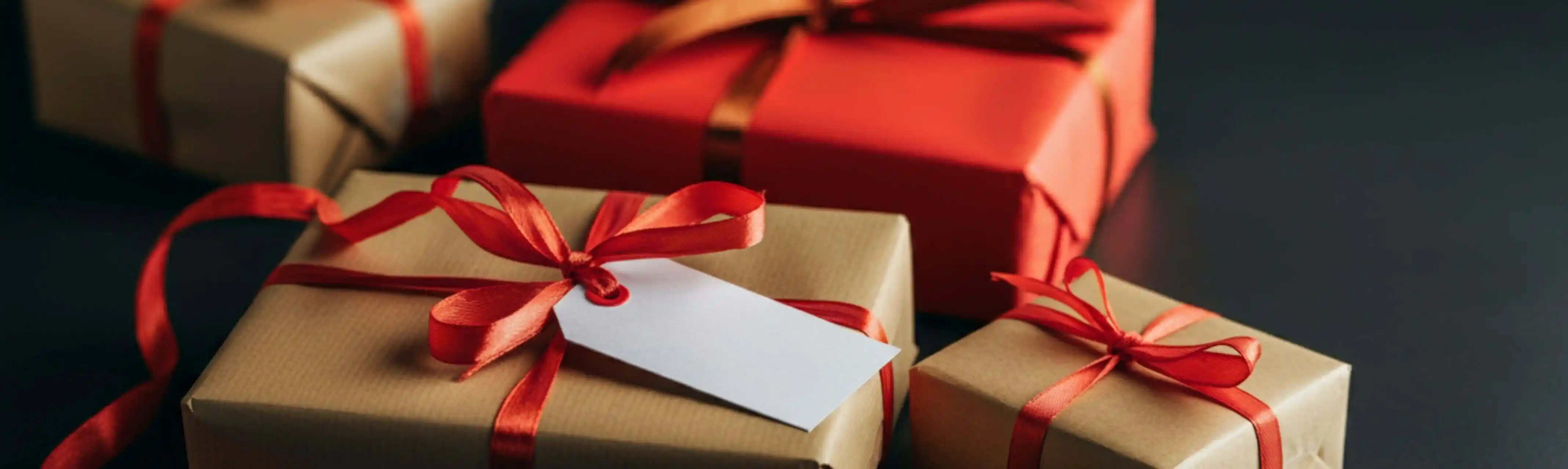 Kişiselleştirilmiş Dekorasyon Hediye Seçenekleri ve Ev Atmosferini Zenginleştirme