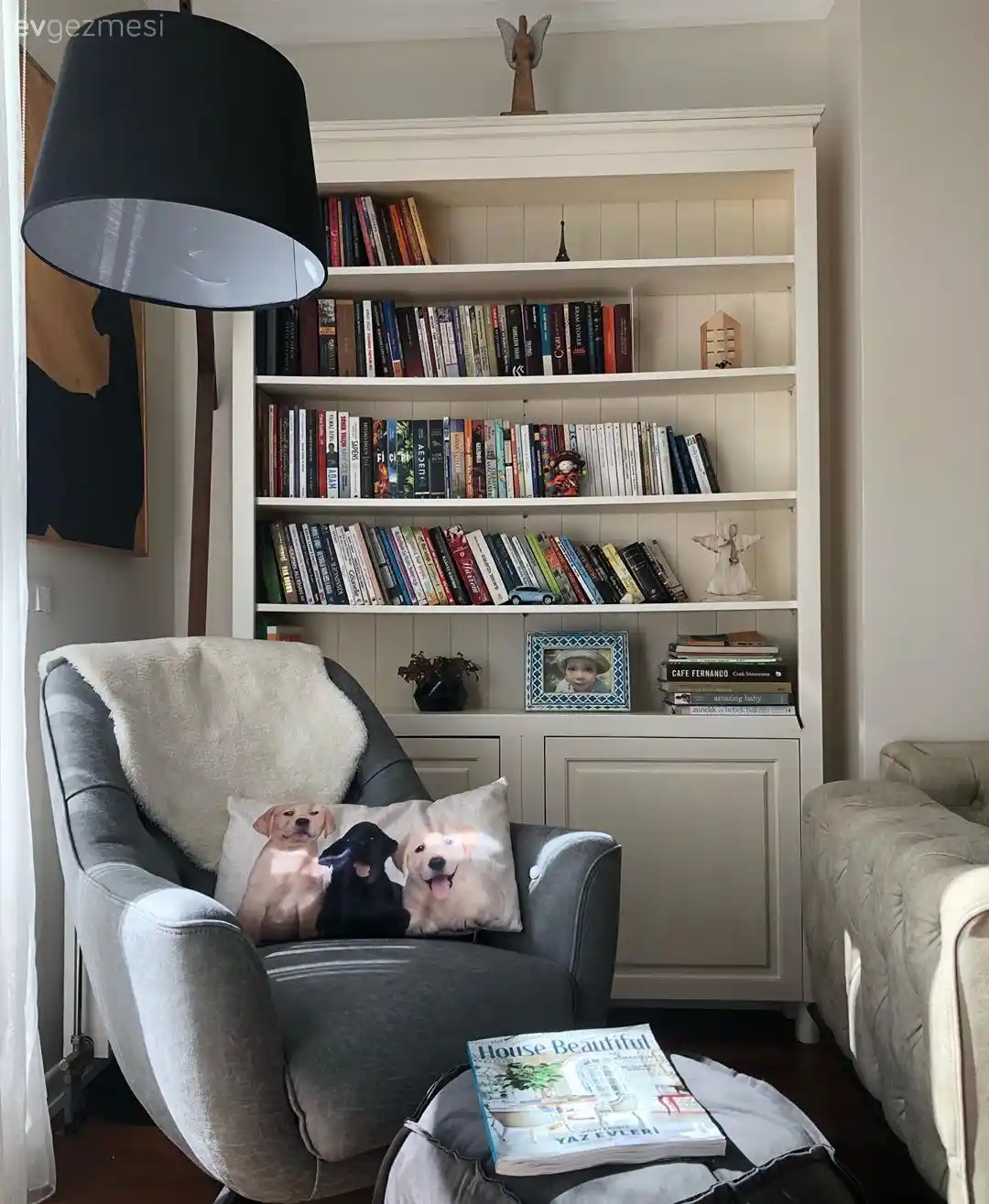 Kitaplık Modelleri: Malzeme, Tasarım ve Kullanım Alanlarına Göre Artıları ve Eksileri