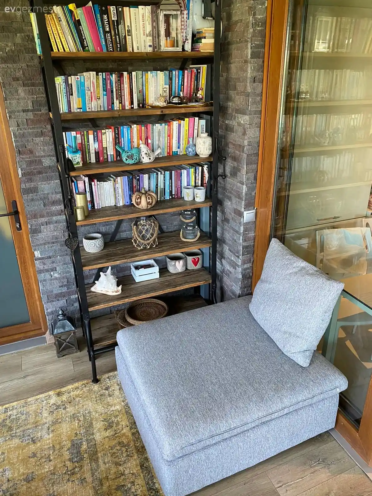 Kitaplık Seçim Rehberi: Modeller, Kullanım Amaçları ve Dekorasyon İpuçları