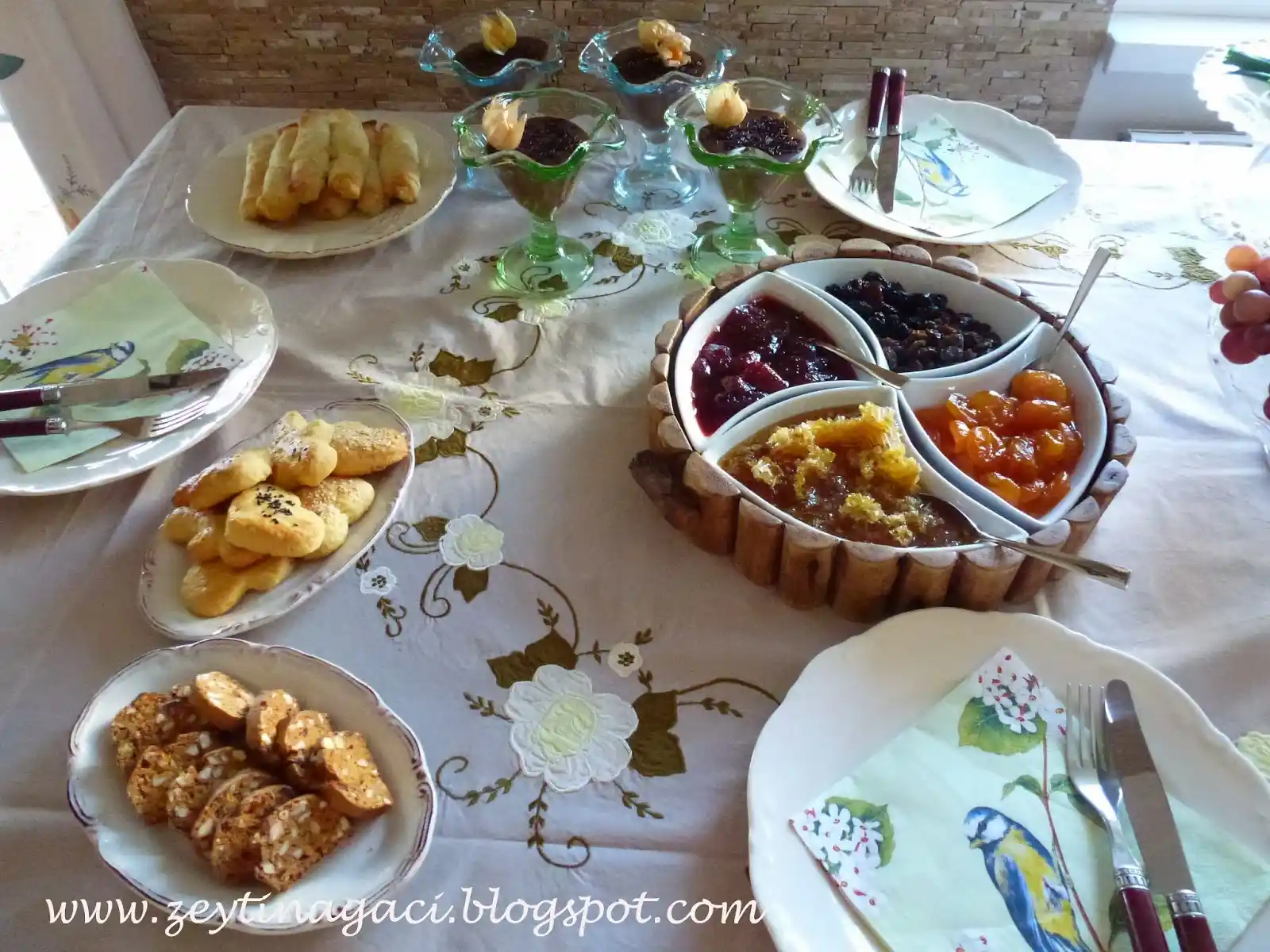 Konuşan Peçete ile Modern ve Fonksiyonel Kahvaltı Sofraları Tasarımı