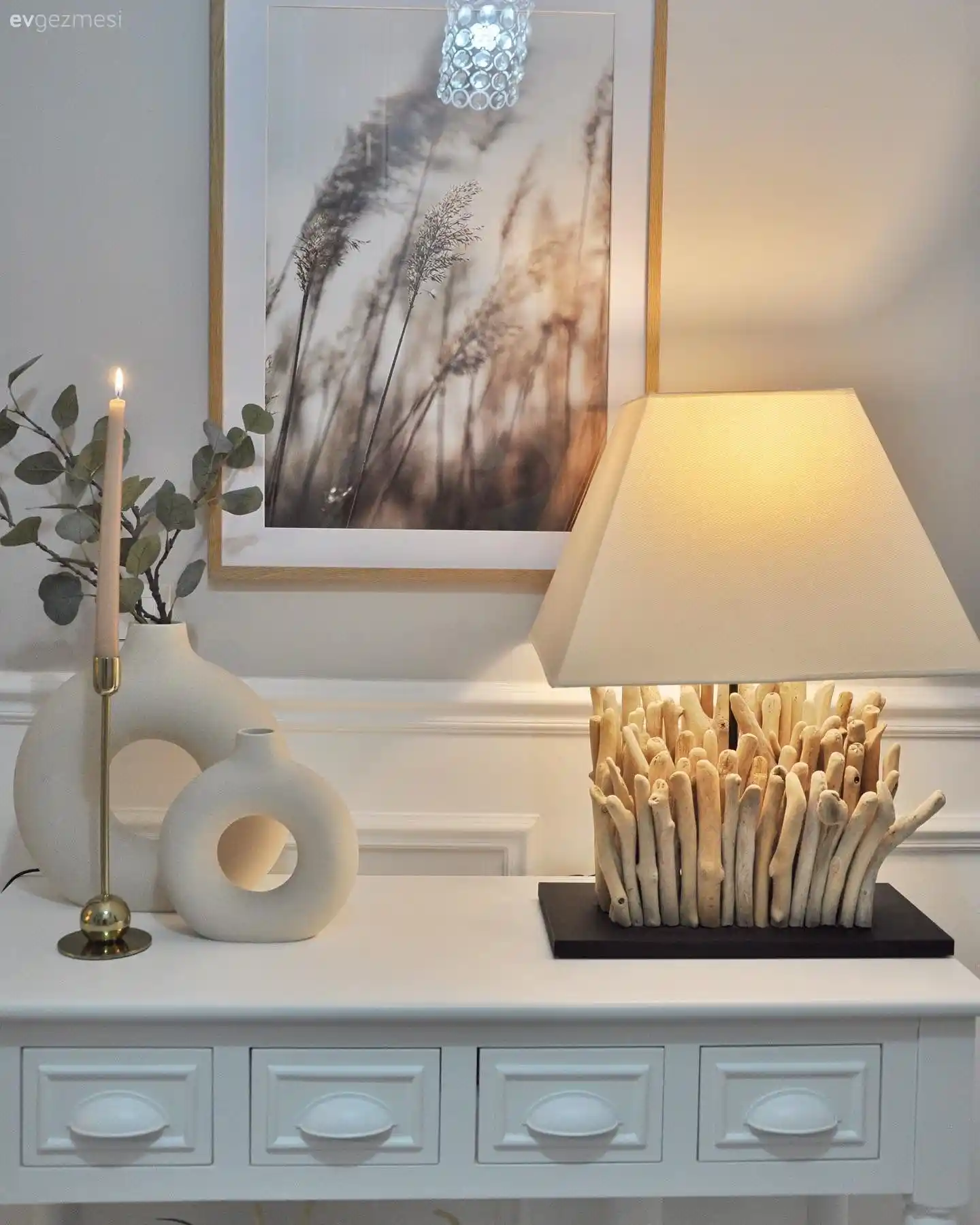 Krem Abajur Modelleri ve Dekorasyonda Kullanım İpuçları