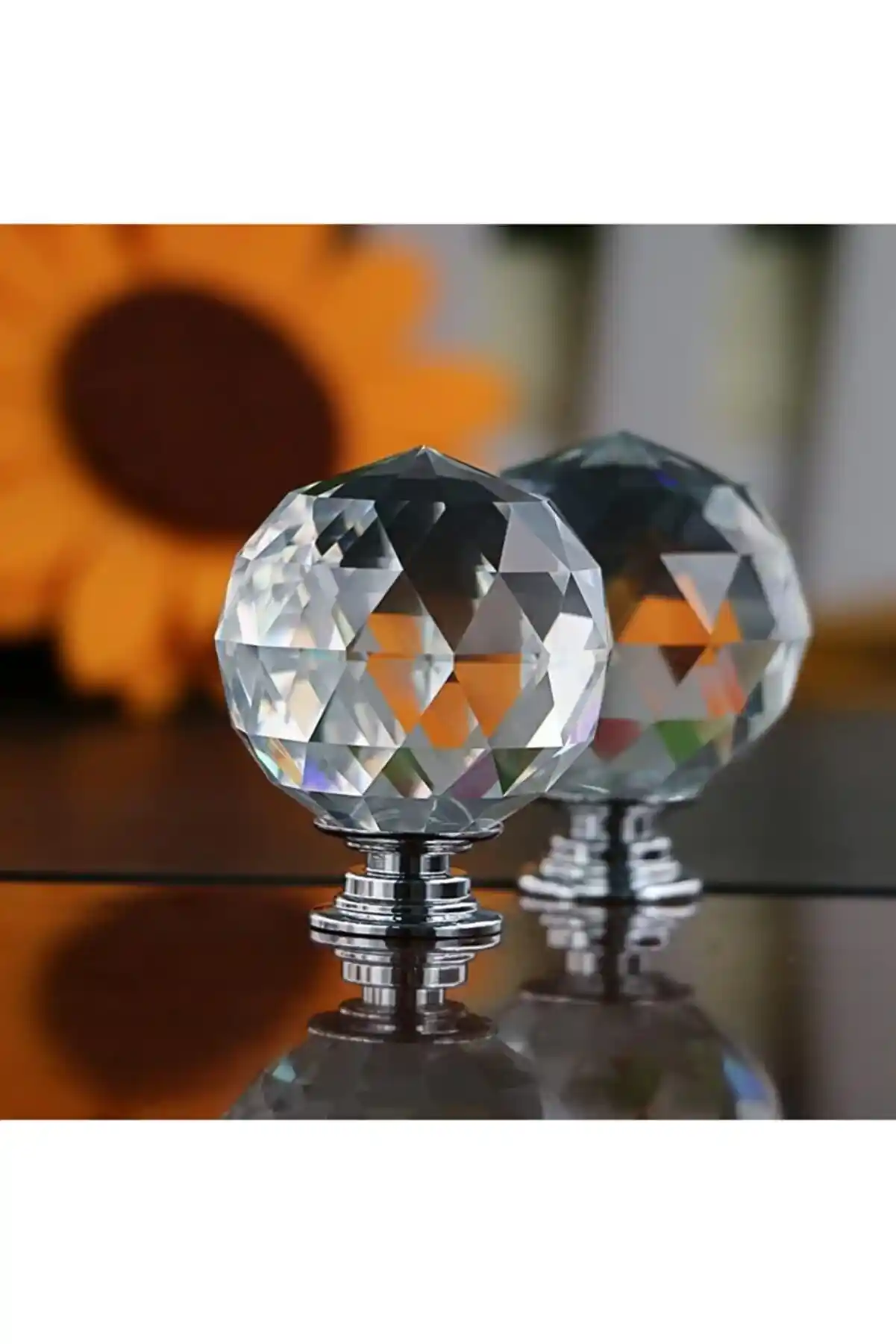 Kristal Düğmeler ile Dekoratif Mobilya Kulplarında Zarafet ve Estetik Anlayışları