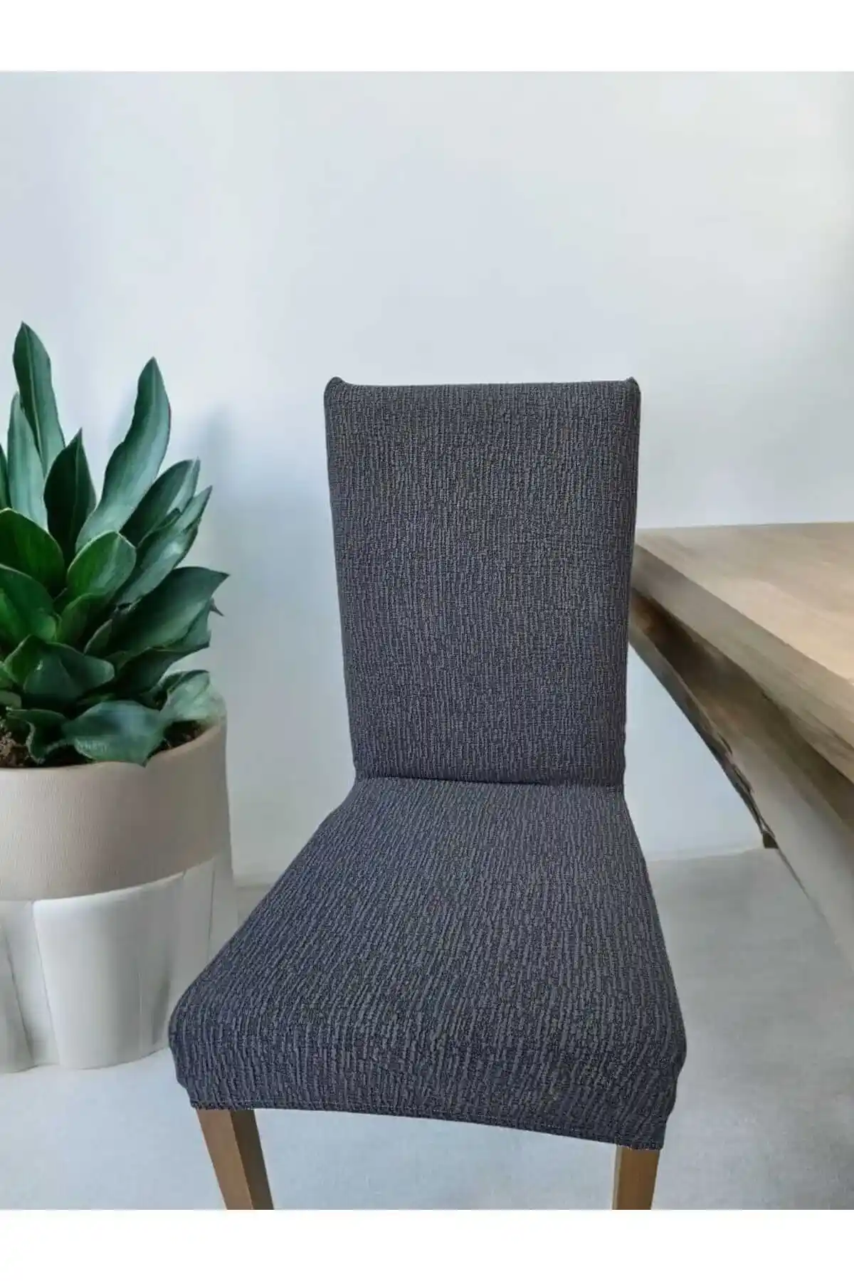 Kullanışlı ve Şık Sandalye Koruyucu Örtüleri ile Mekanlarınızı Koruyun ve Güzelleştirin