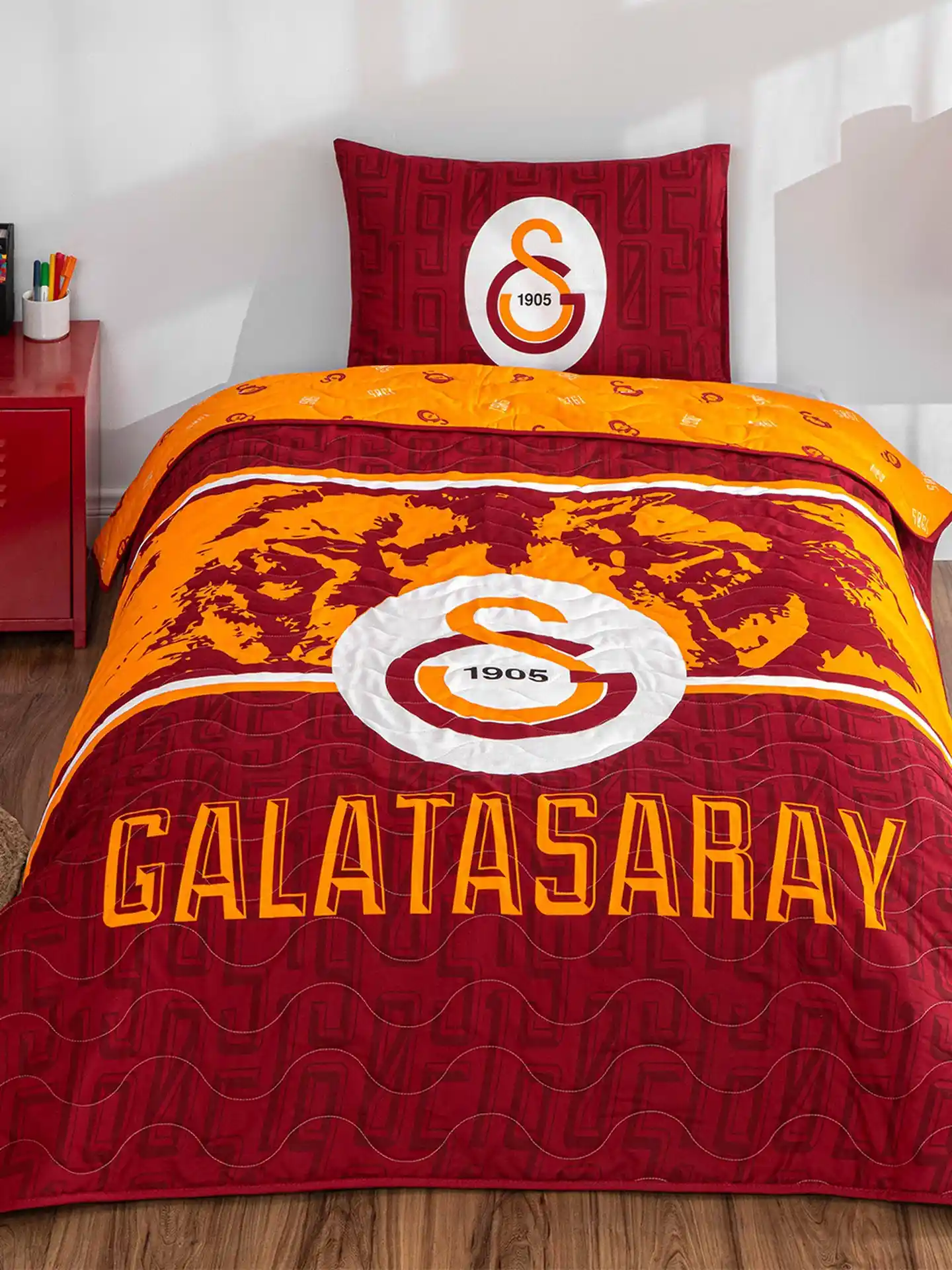 Lisanslı Aslan Temalı Spor Yatak Setleri: Güvenli ve Estetik Çocuk Odası Dekorasyonu