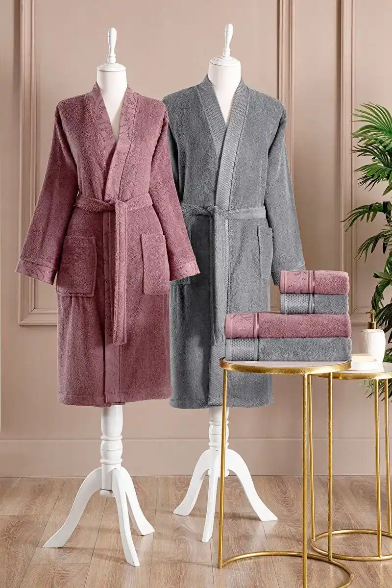 Lüks Bornozlar: Yüksek Kaliteli Malzemelerle Konfor ve Şıklık Sunar