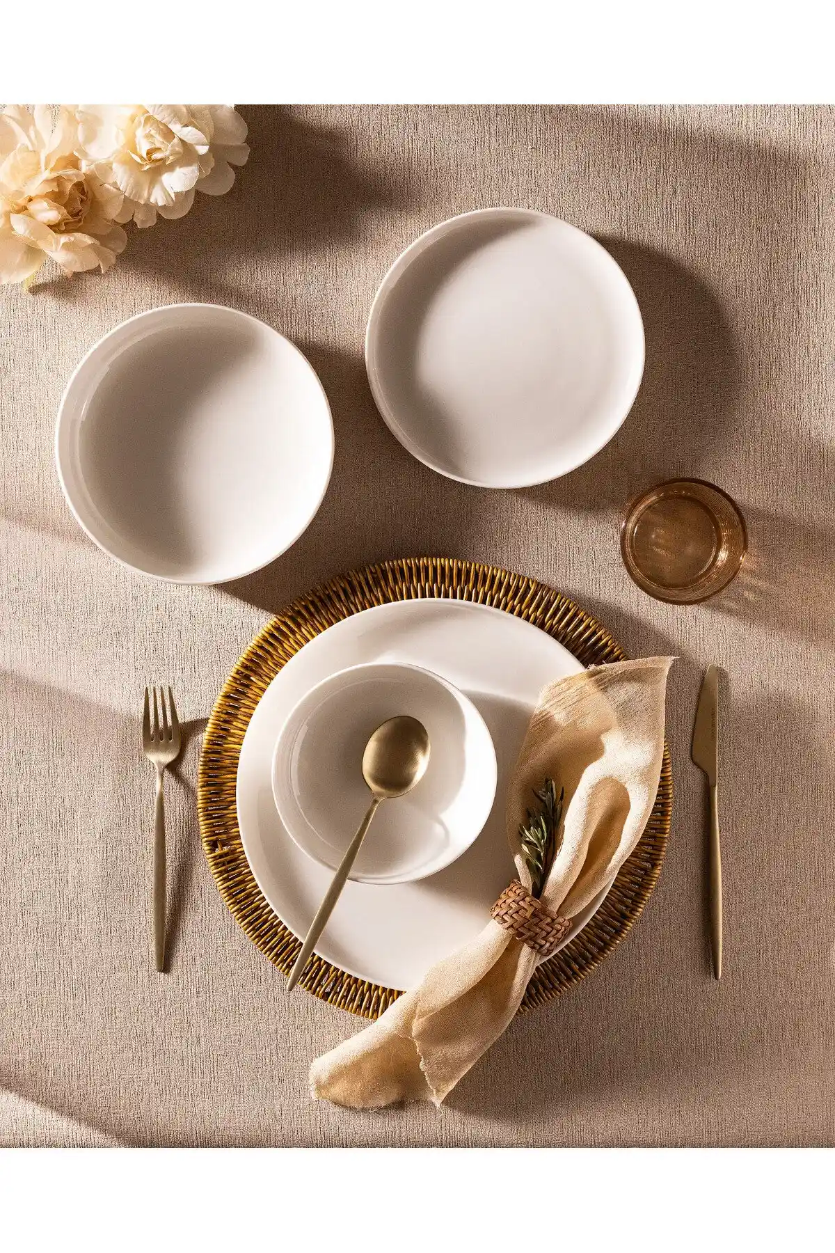 Madelyn 24 Parça Yemek Takımı: Fonksiyonellik ve Estetiğin Birleştiği Şık Set