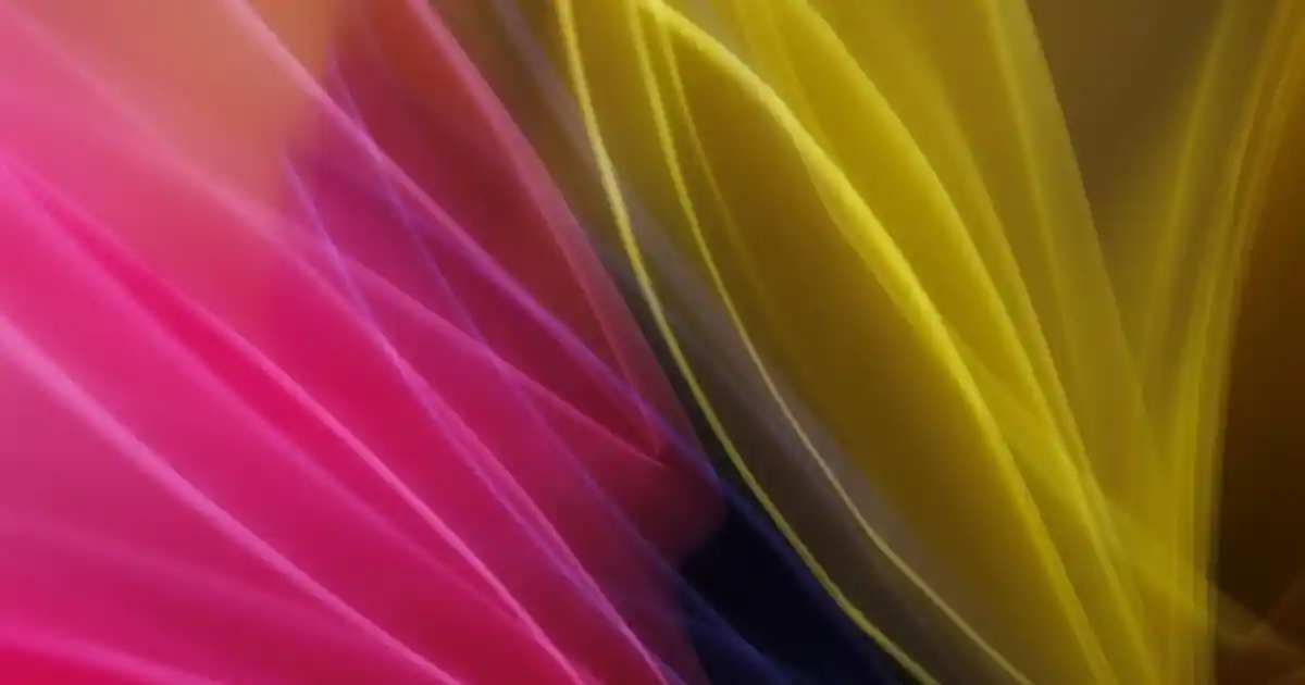 Mekanları Genişleten Modern ve Estetik Yaratıcı Aynalar Özellikleri ve Dekorasyondaki Rolü