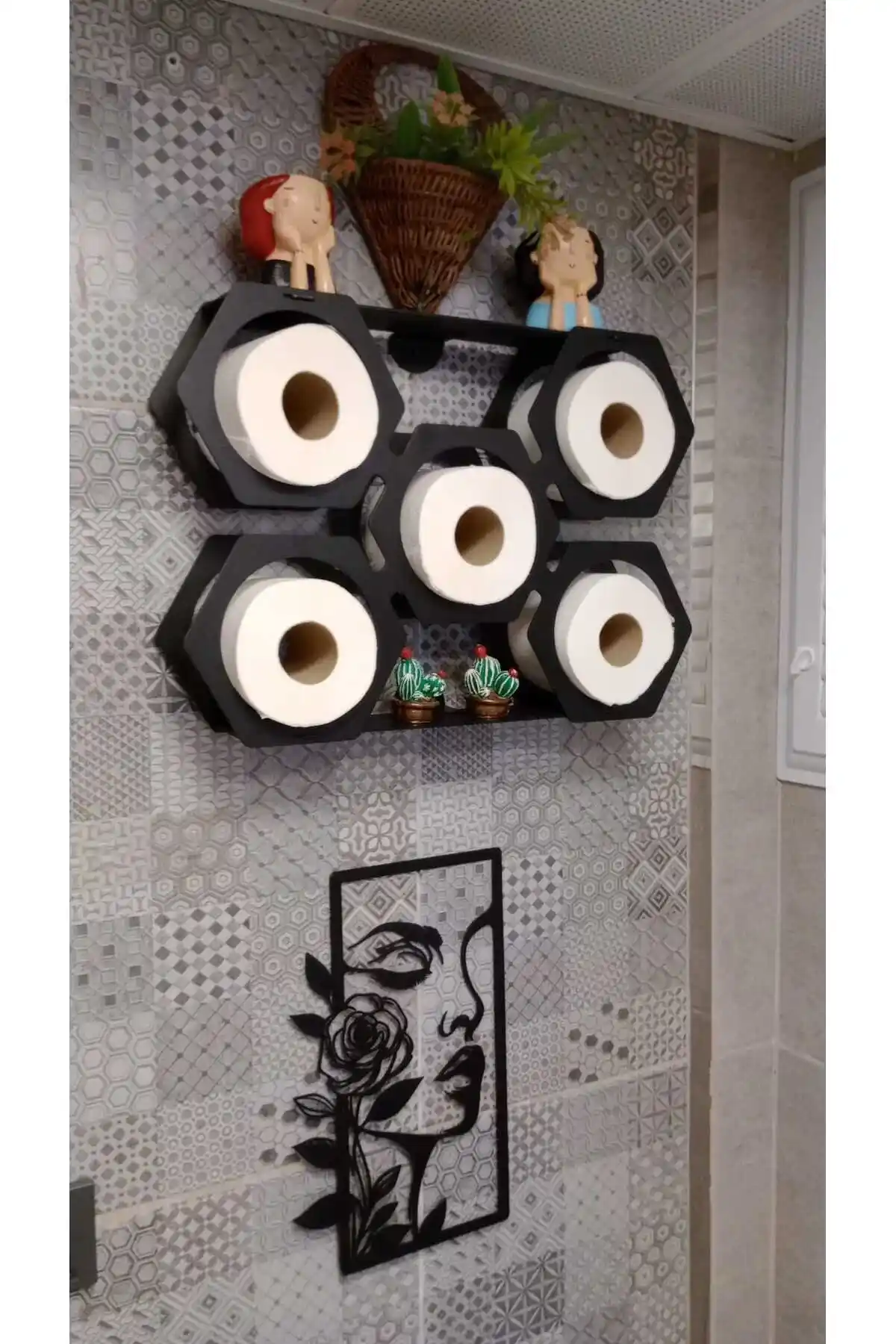 Metal Tuvalet Kağıdı Tutucu Seçenekleri ve Banyo Dekorasyonuna Katkıları