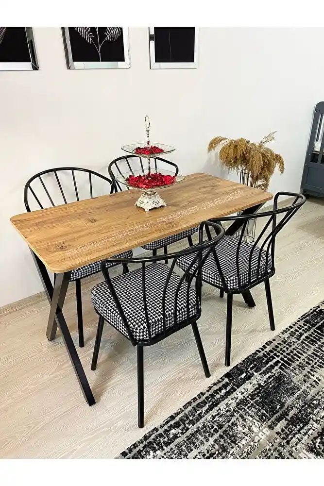 Metal Yemek Masaları: Güncel Trendler ve Kullanıcı Yorumlarıyla Dayanıklılık ve Estetik