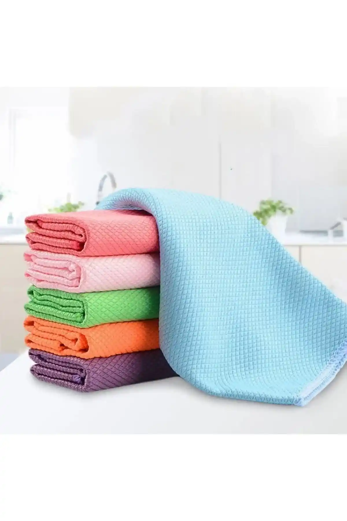 Mikrofiber Cam Bezi Setleri: Ev Temizliğinde Verimlilik ve Çevre Dostu Çözüm