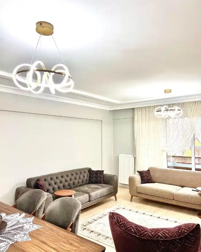 Modern Avize Seçimi ve Tasarımı: İç Mekan Aydınlatmasında Estetik ve Fonksiyonellik