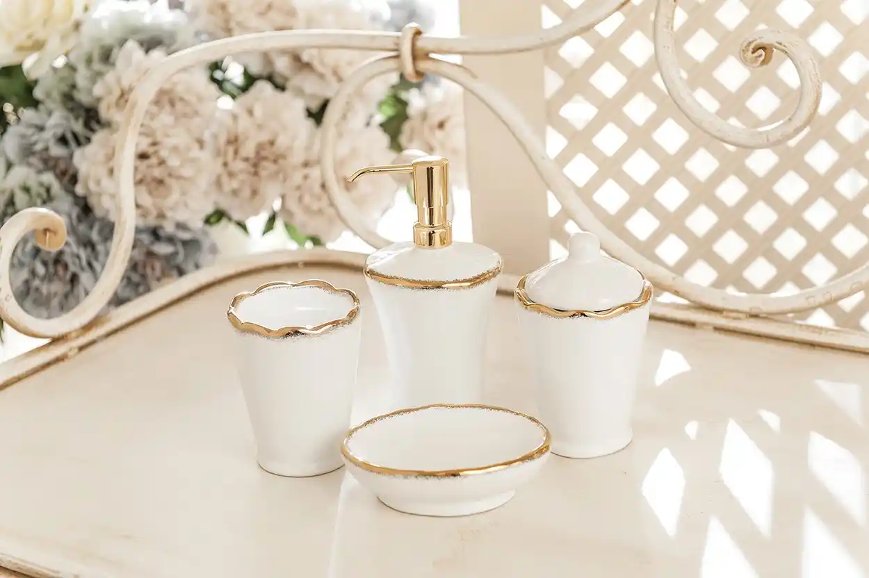 Modern Banyo Aksesuarları Setleri: Estetik ve Dayanıklı Tasarımlar