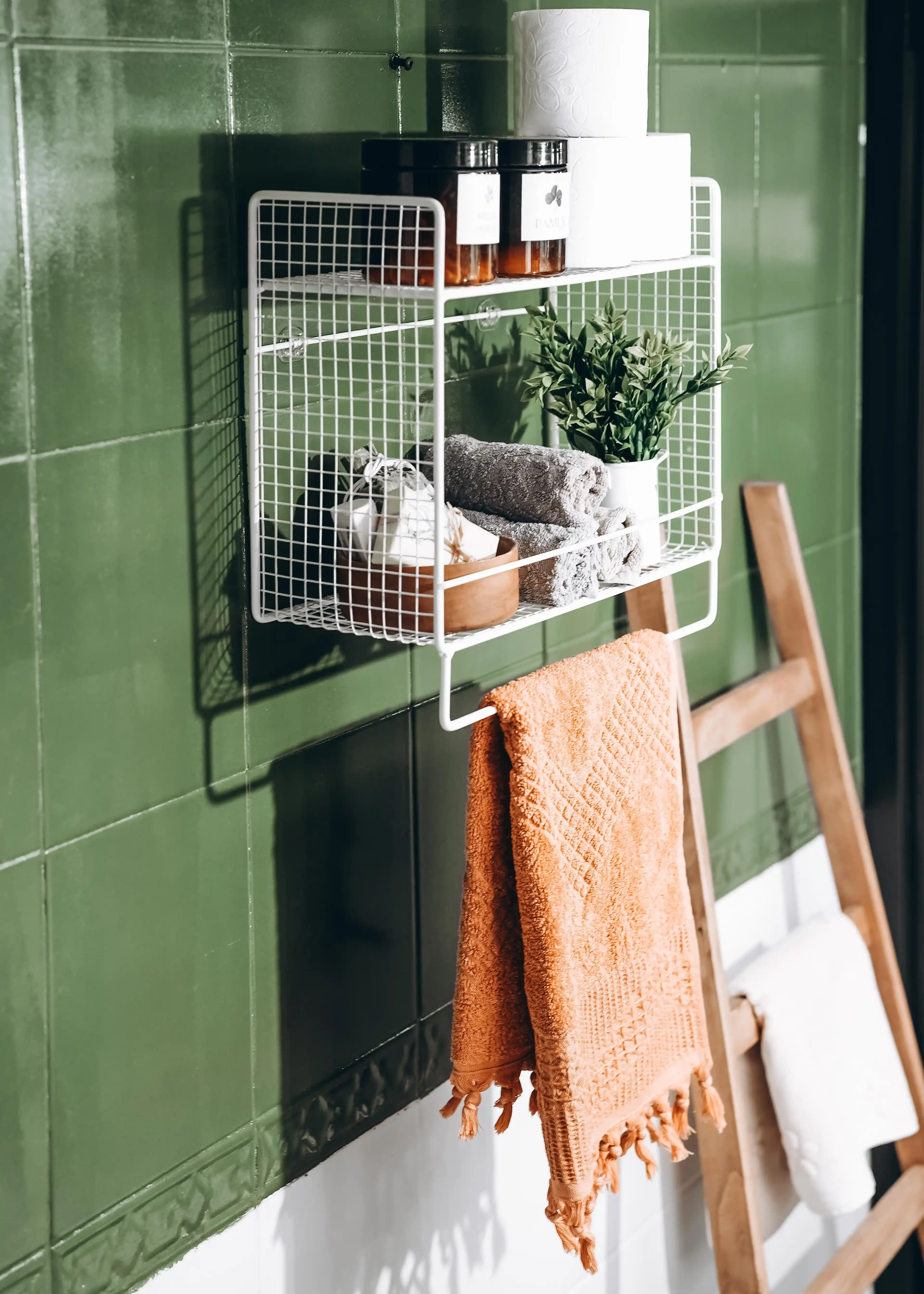 Modern Banyo Dekorasyonları İçin Uygun Havluluk Seçenekleri ve Tasarım İpuçları