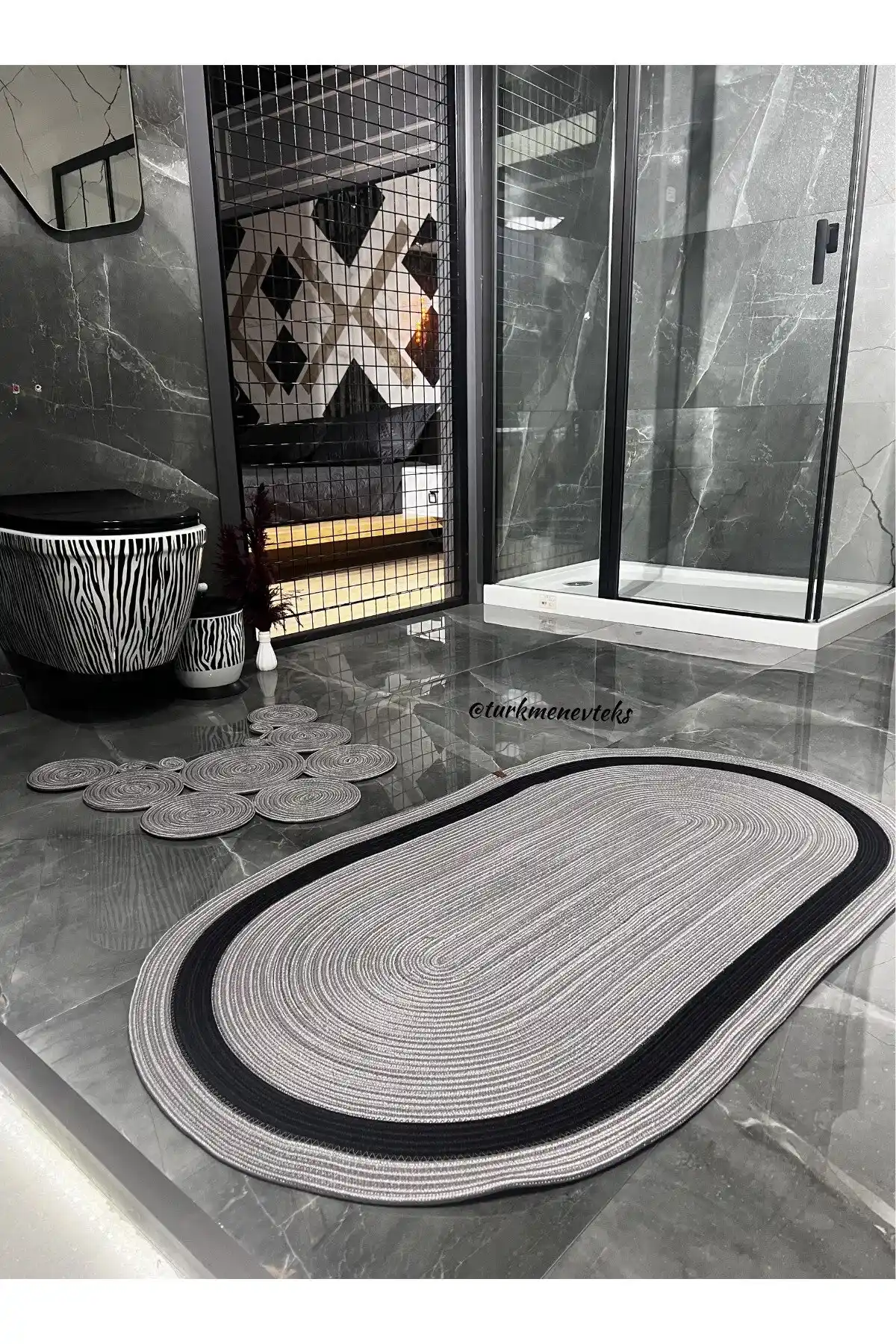 Modern Banyo Paspasları: Estetik ve Fonksiyonelliği Bir Arada Sunan Çözüm