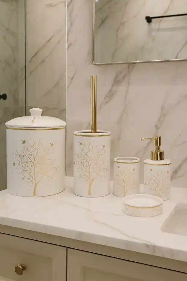 Modern Banyoda 5'li Aksesuar Setleri: Estetik ve Fonksiyonelliğin Birleşimi