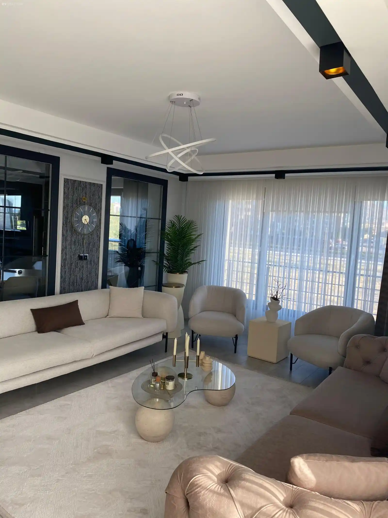 Modern Ev Dekorasyonunda Cam Kepçe Kullanımının Estetik ve Fonksiyonel Avantajları