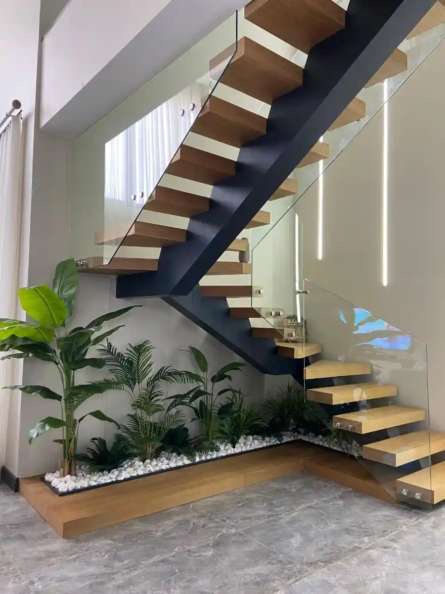 Modern ev dekorasyonunda merdiven raflarının tasarım ve fonksiyonellik avantajları