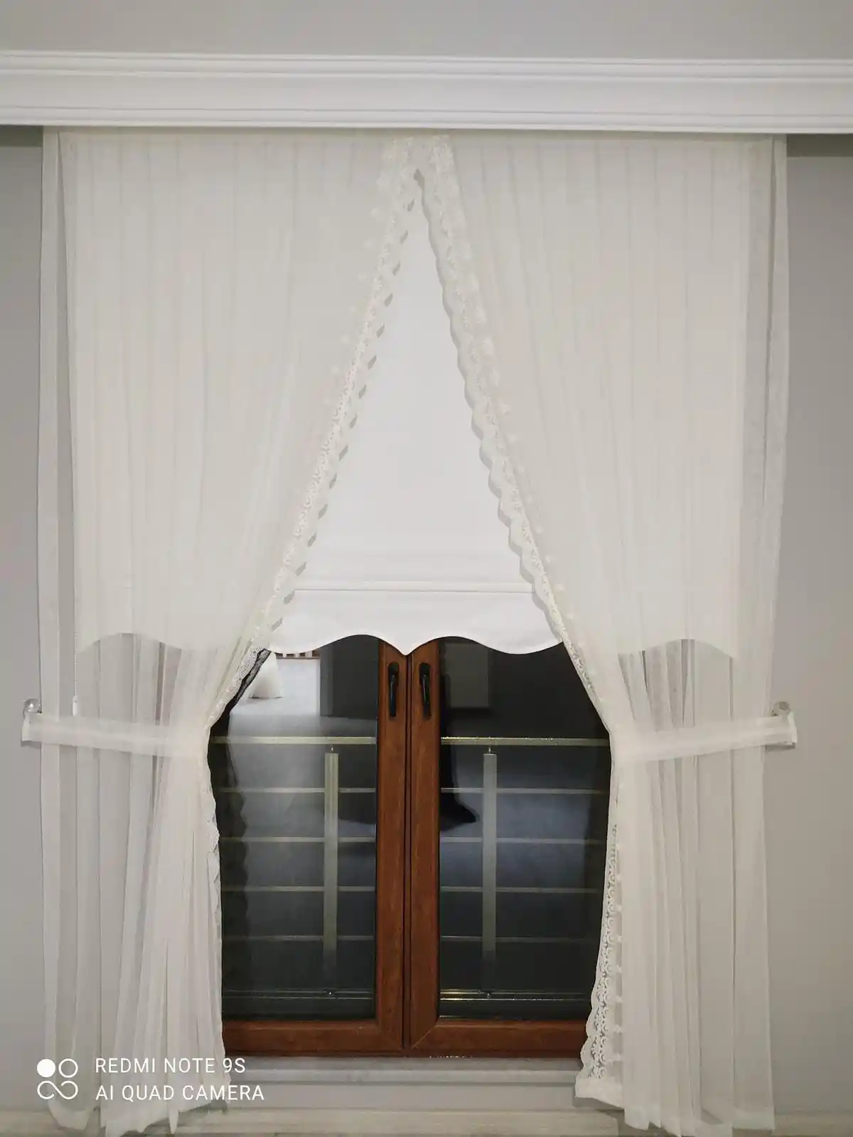 Modern Ev Dekorasyonunda Tül Perdeler: Güncel Trendler ve Dekorasyon İpuçları