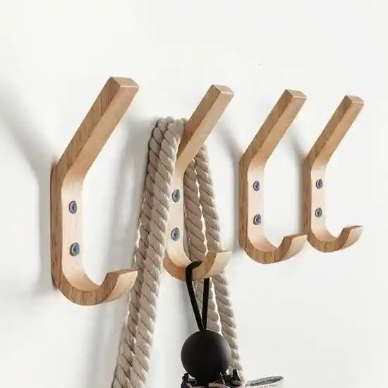 Modern Ev Mobilyasında Dayanıklı Askıların Tasarımı ve Kullanım Önemi