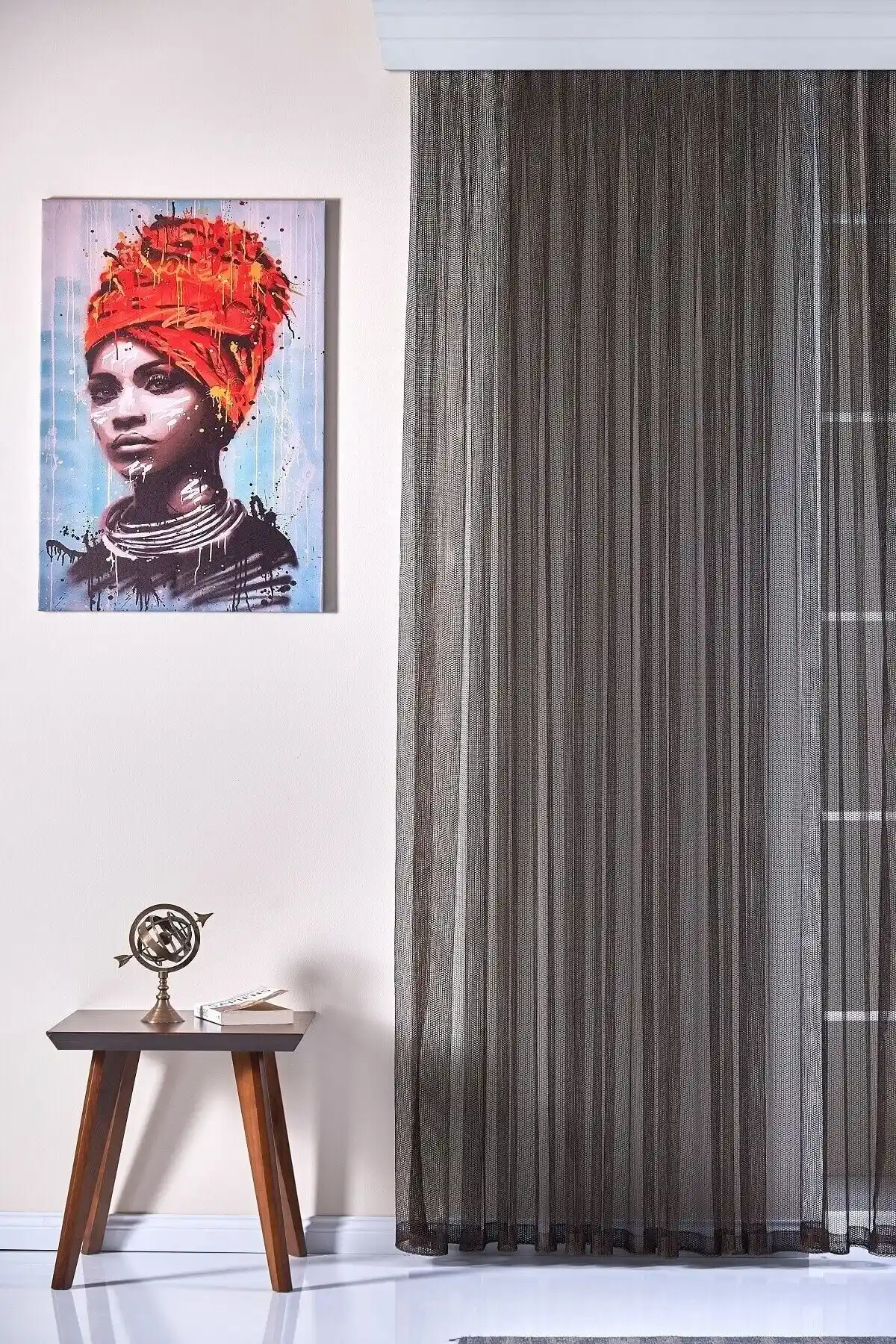 Modern iç mekânlar için şık ve fonksiyonel pileşiz tül perde seçenekleri