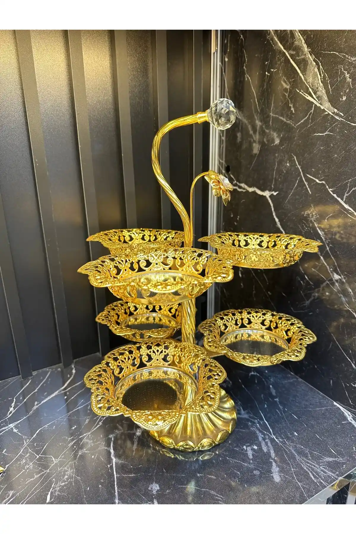 Modern Şekerlikler: Zarif ve Fonksiyonel Ev Aksesuarları ile Dekorasyonunuzu Geliştirin