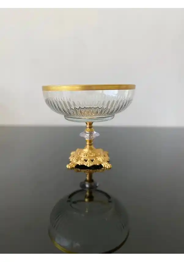 Modern tarz ayaklı cerezlikler: şıklık ve fonksiyonelliğin uyumuyla ev dekorasyonunu tamamlar