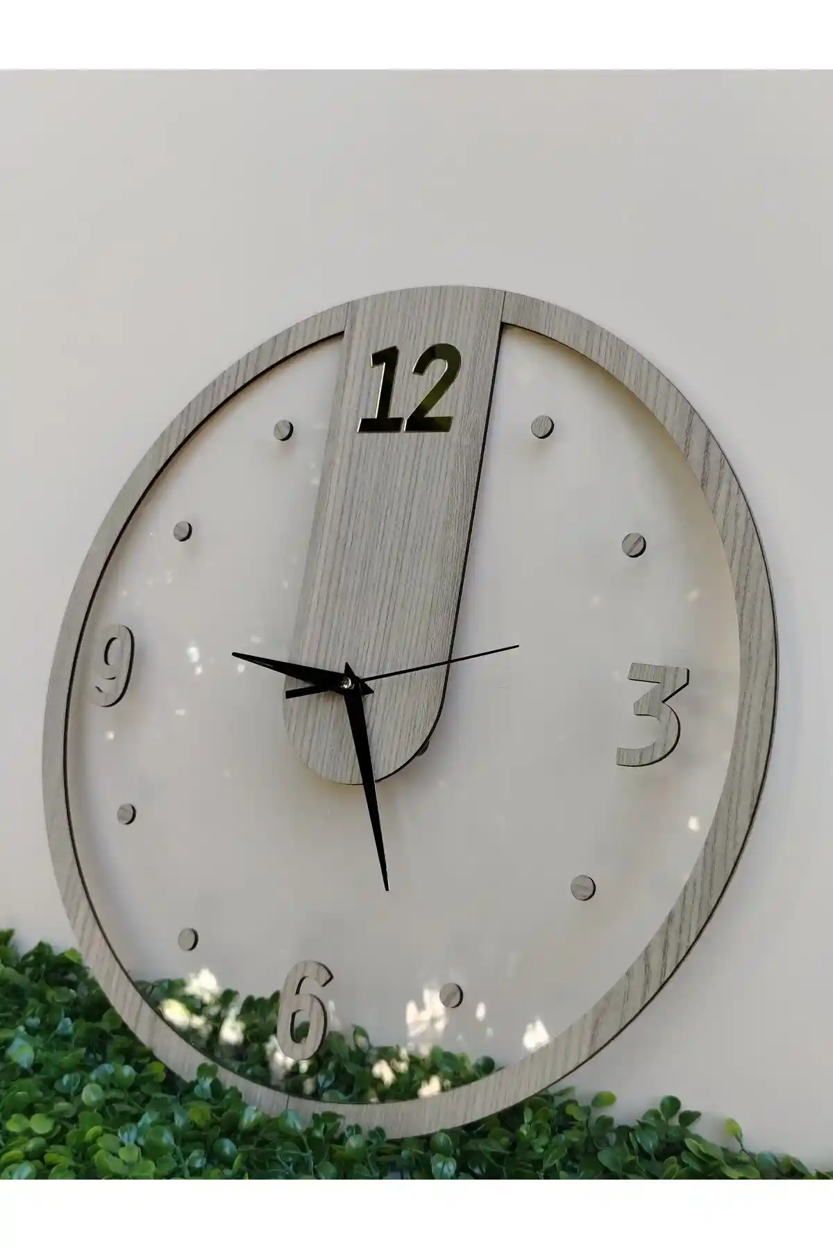 Modern Tasarım Ahşap Duvar Saatleri: Estetik ve Fonksiyonelliğin Şık Buluşması