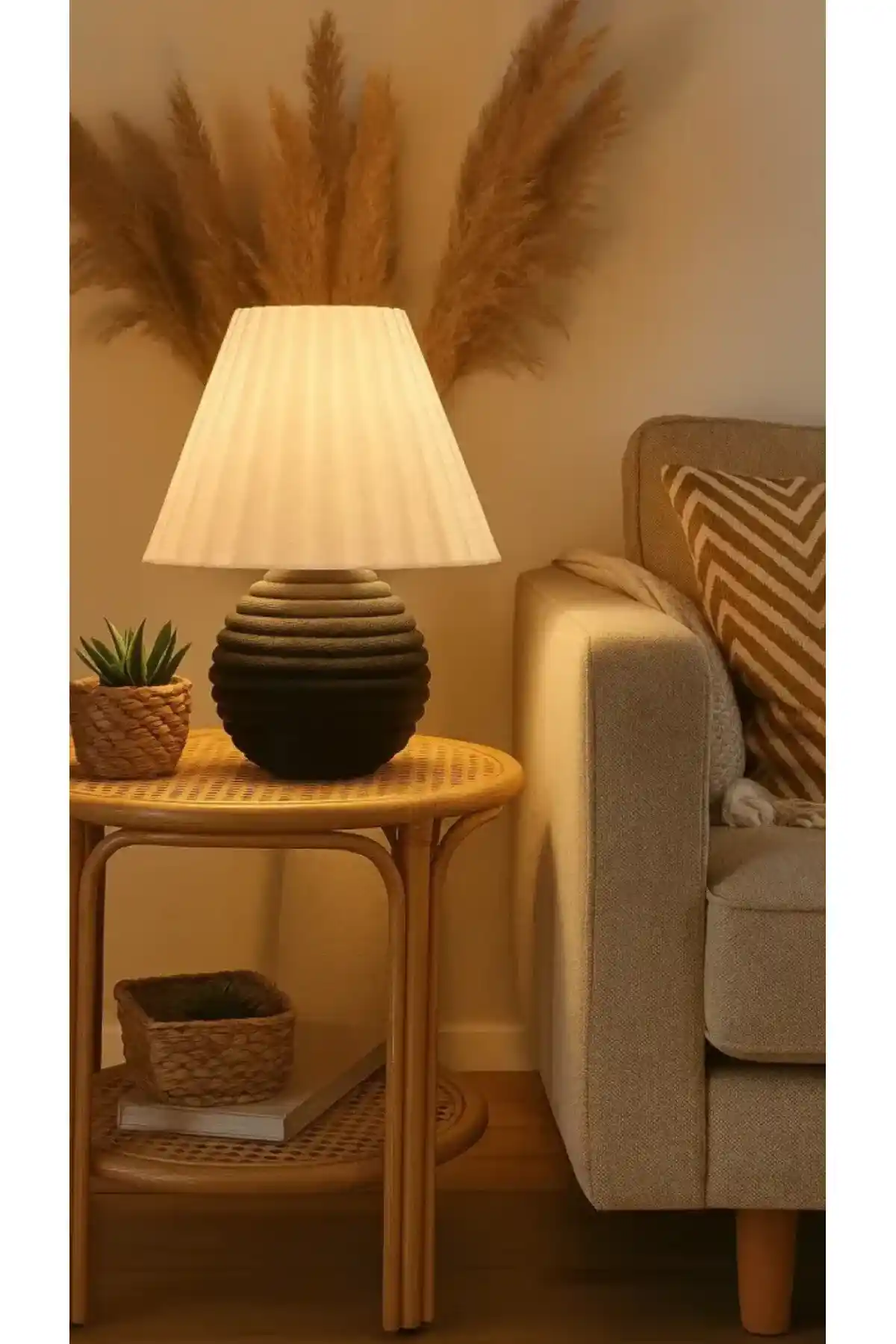 Modern Tasarım Ambiyans Lambaları: Estetik ve Fonksiyonellik ile Mekanları Yenileme