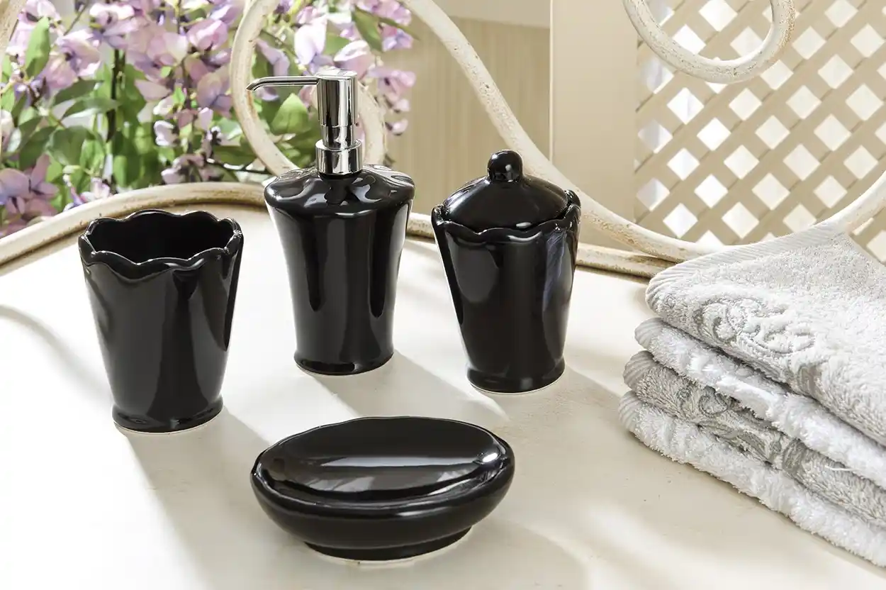 Modern tasarımlı 4'lü banyo setleri ile şık ve fonksiyonel banyolar yaratın