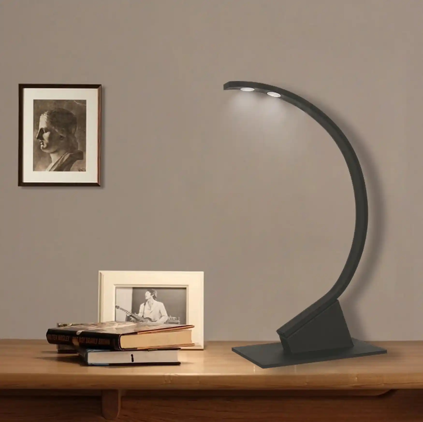 Modern tasarımlı fonksiyonel masa lambaları ile iç mekanlara şıklık katın