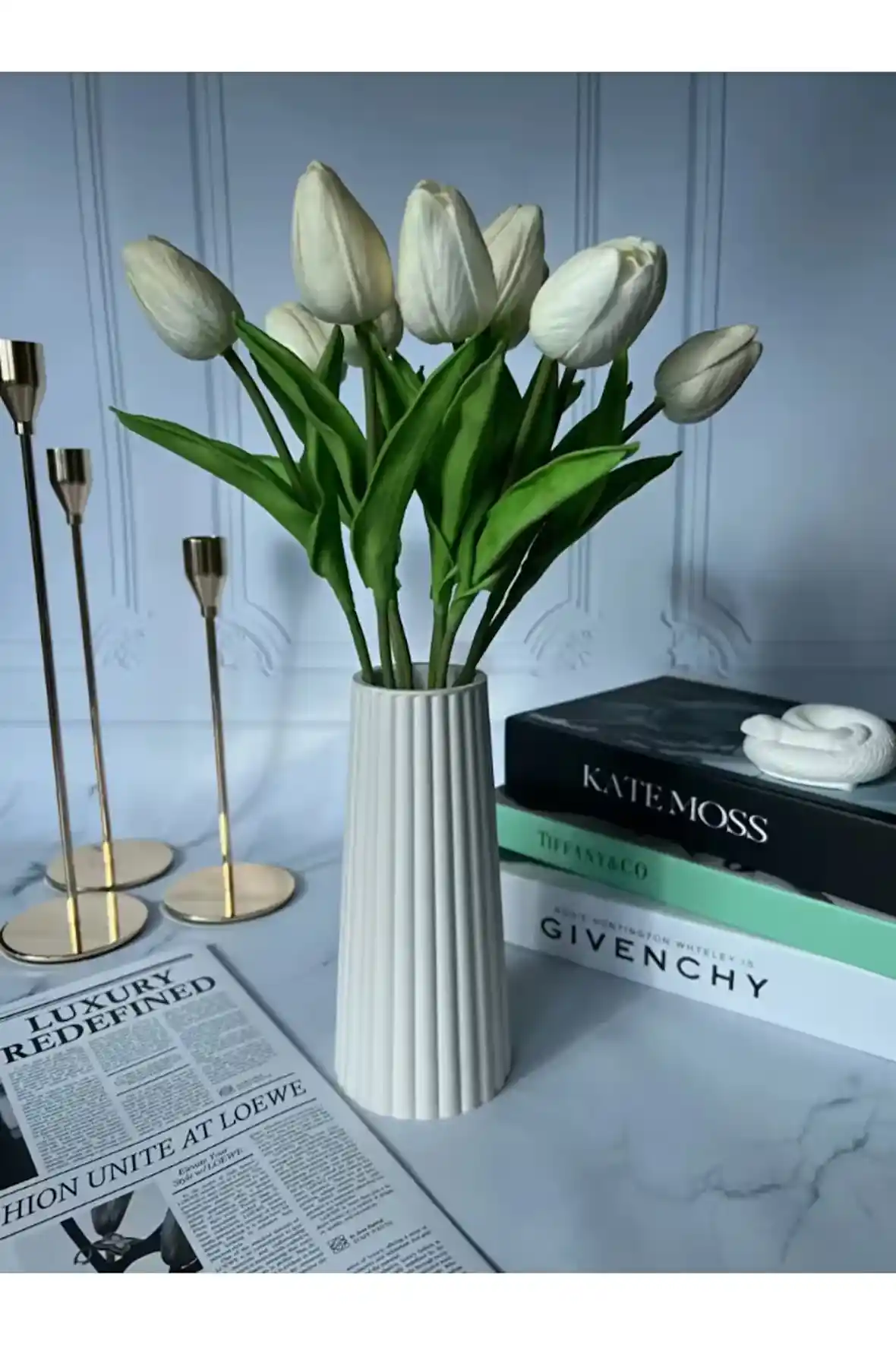 Modern Vazolar ve Dekorasyonda Şıklık: İç Mekanlara Estetik Katmanın Yolları