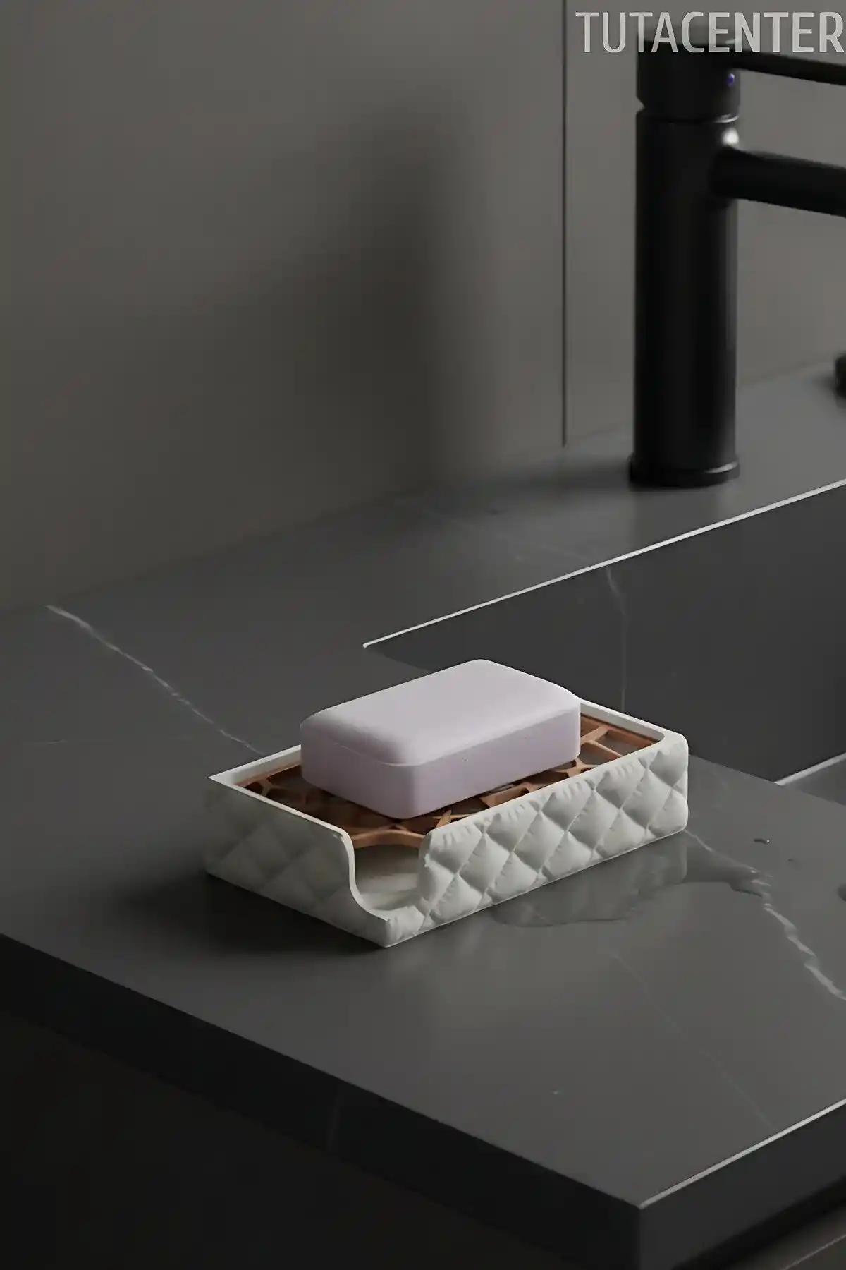 Modern ve Dayanıklı Banyo Düzenleyicileri: Güncel Trendler ve Tasarım Yaklaşımları