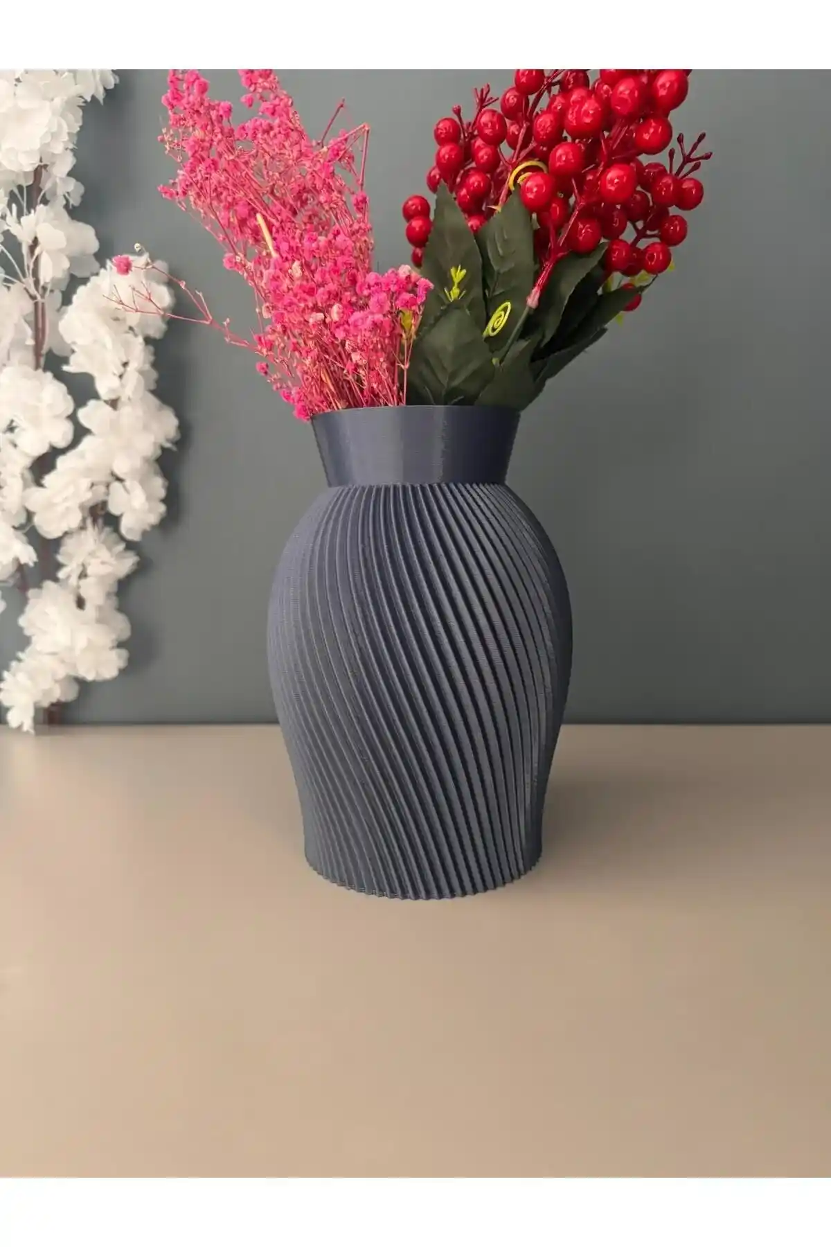 Modern ve Dayanıklı Ev Vazoları ile Dekorasyonunuza Şıklık Katın