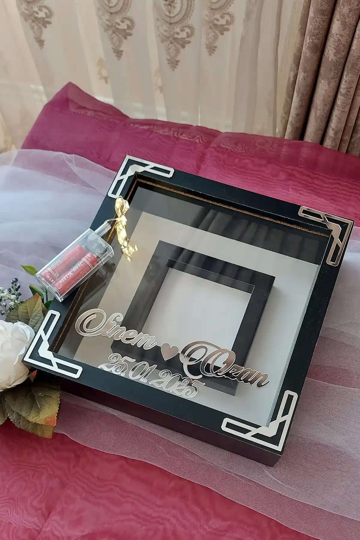 Modern ve Şık Anı Çerçevesi Modelleri ile Ev Dekorasyonunuza Zarafet Katın